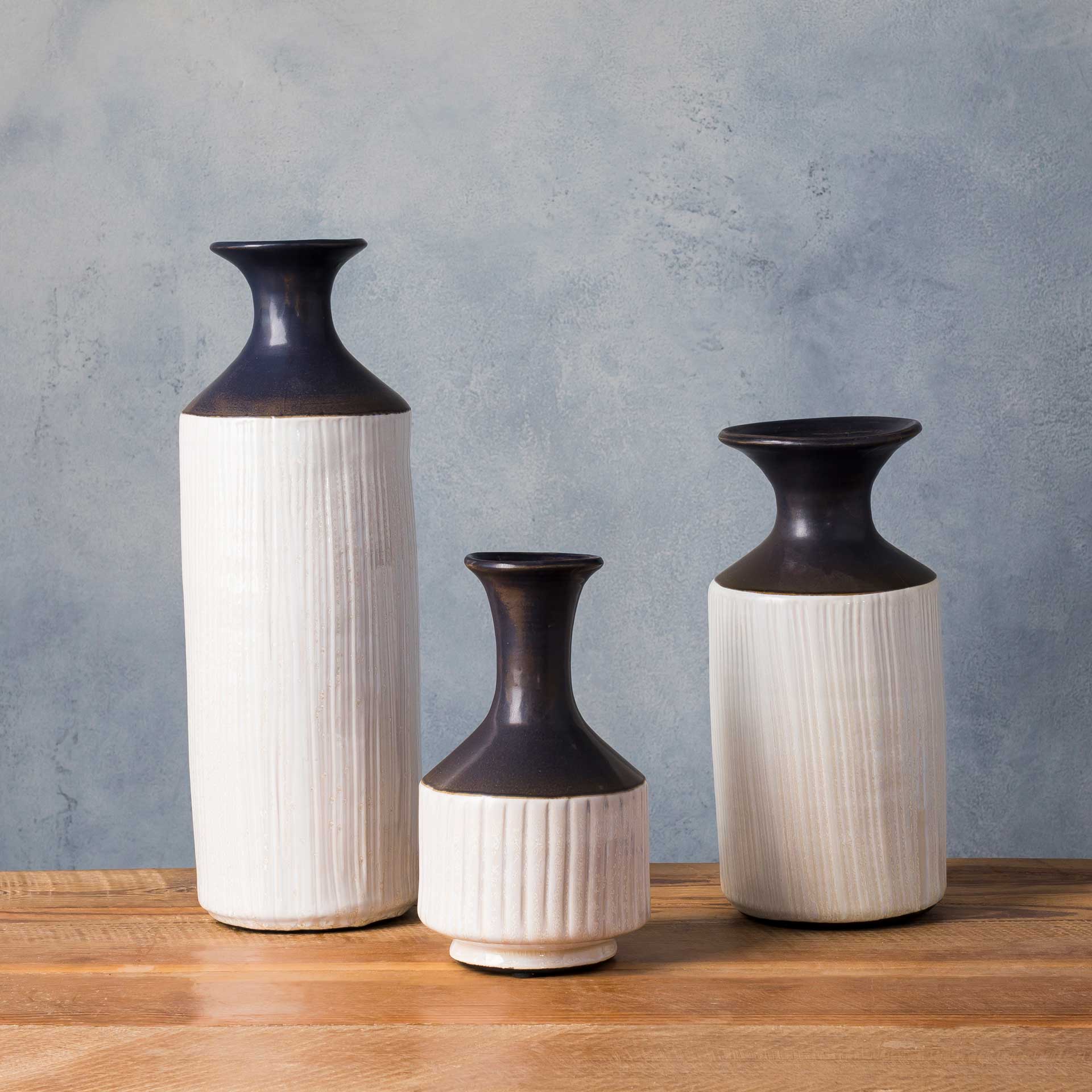 Masha Vase Navy/Cream - Image 6