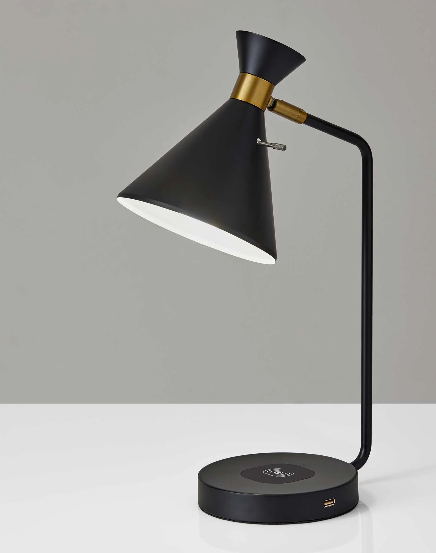 Menton Wireless Charge Desk Lamp Black/Brass - Image 4