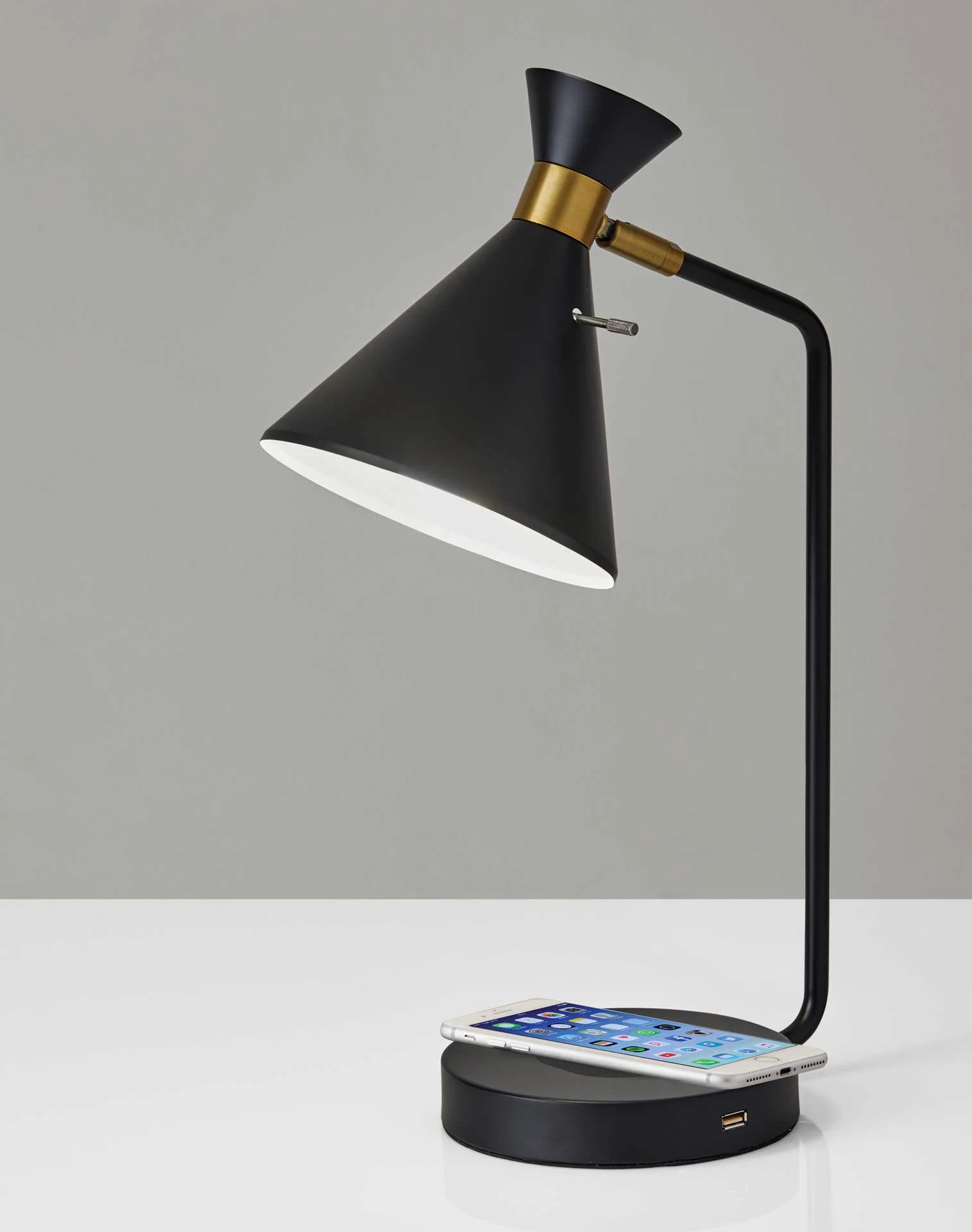 Menton Wireless Charge Desk Lamp Black/Brass - Image 5