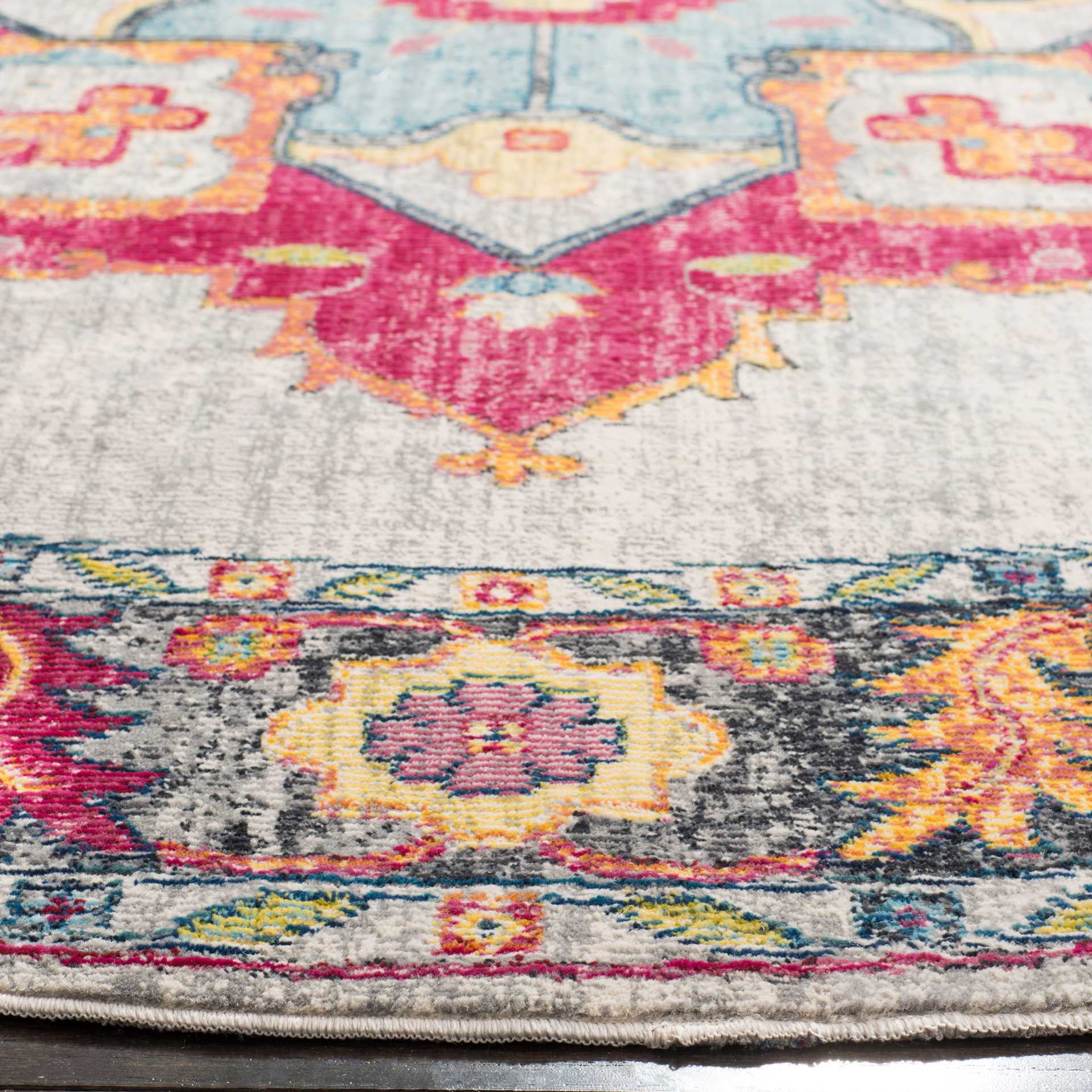 Merlot Cream/Red Round Rug - Image 2