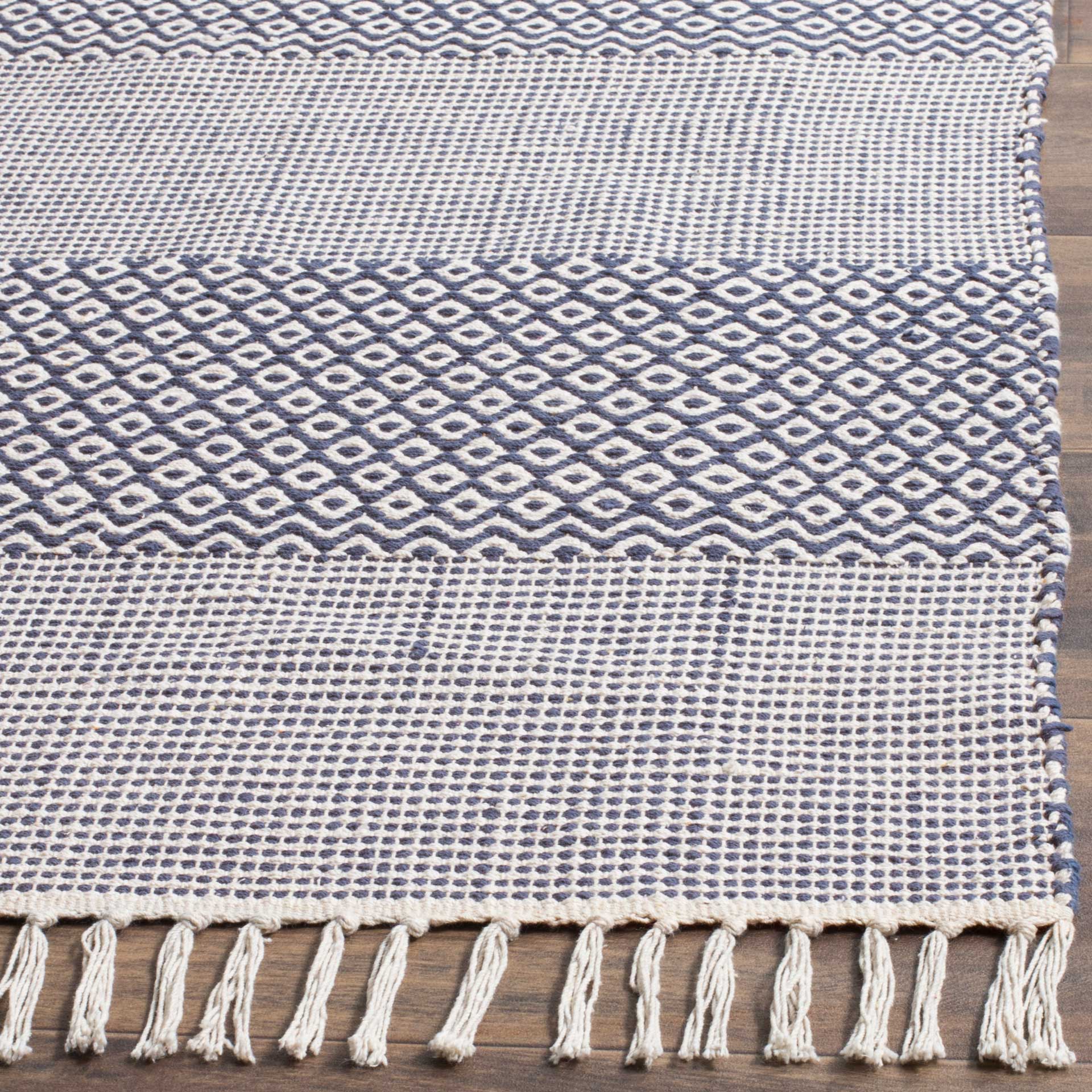 Montauk Alternating Ivory/Navy Area Rug - Image 6