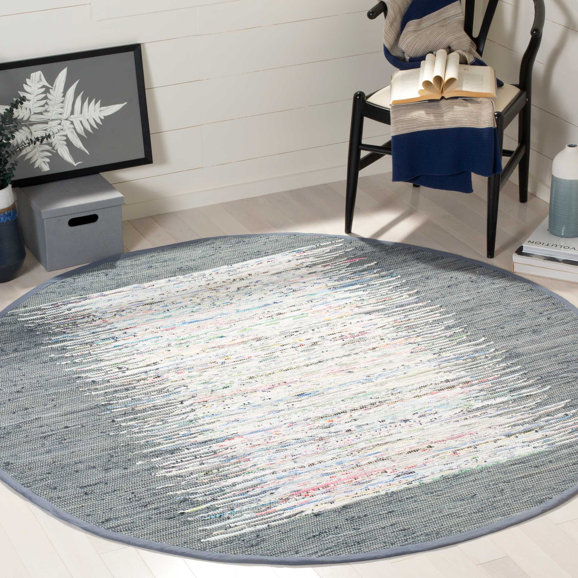 Montauk Border Ivory/Gray Round Rug - Image 3