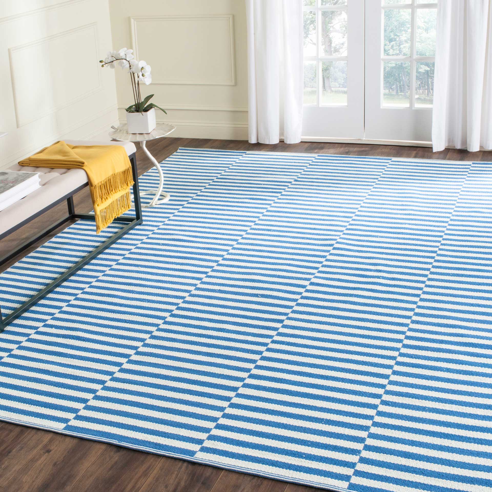 Montauk Checker Ivory/Blue Area Rug - Image 4