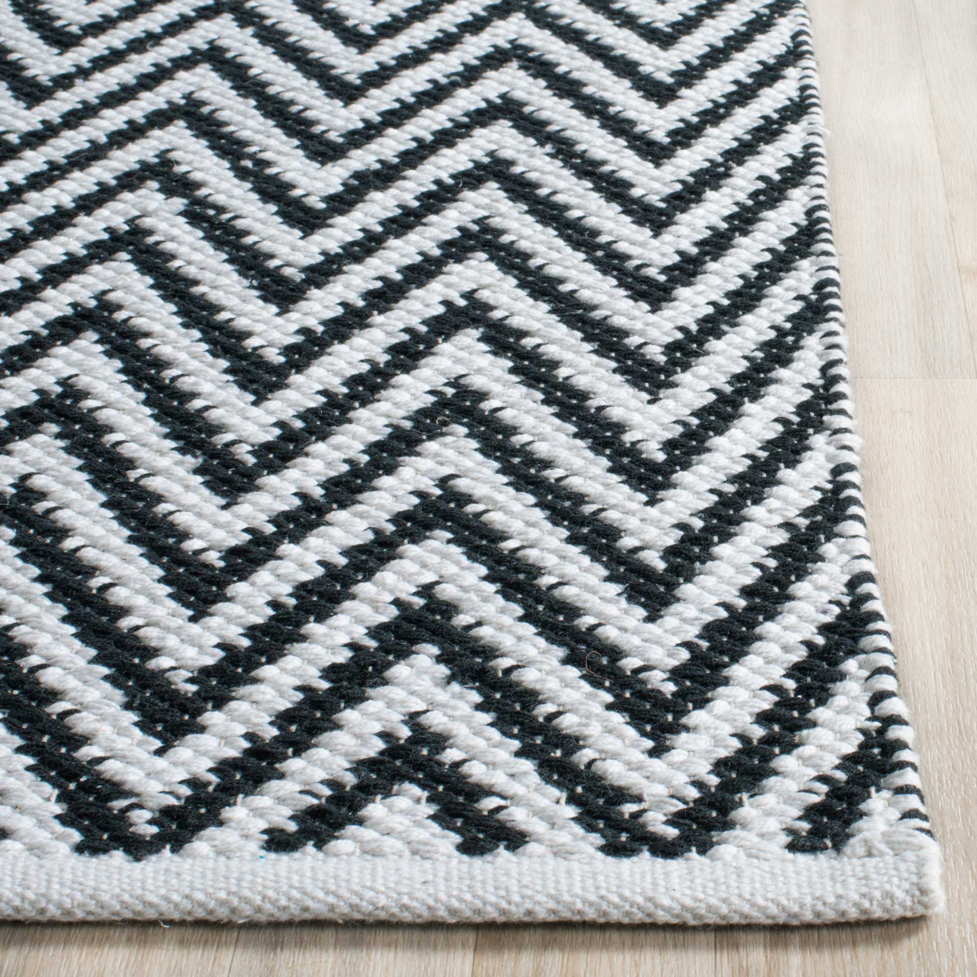 Montauk Chevron Black/Ivory Area Rug - Image 4