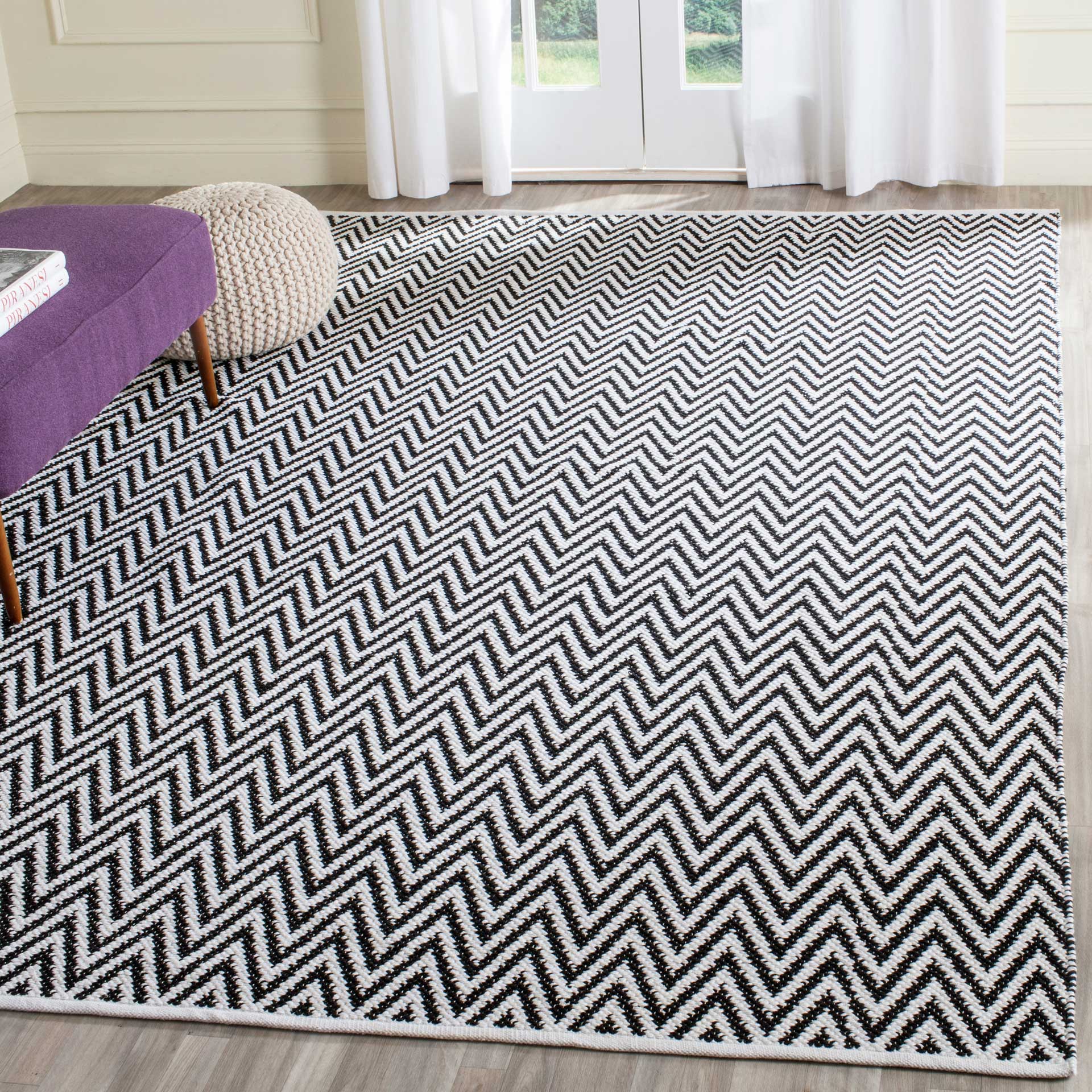 Montauk Chevron Black/Ivory Area Rug - Image 5