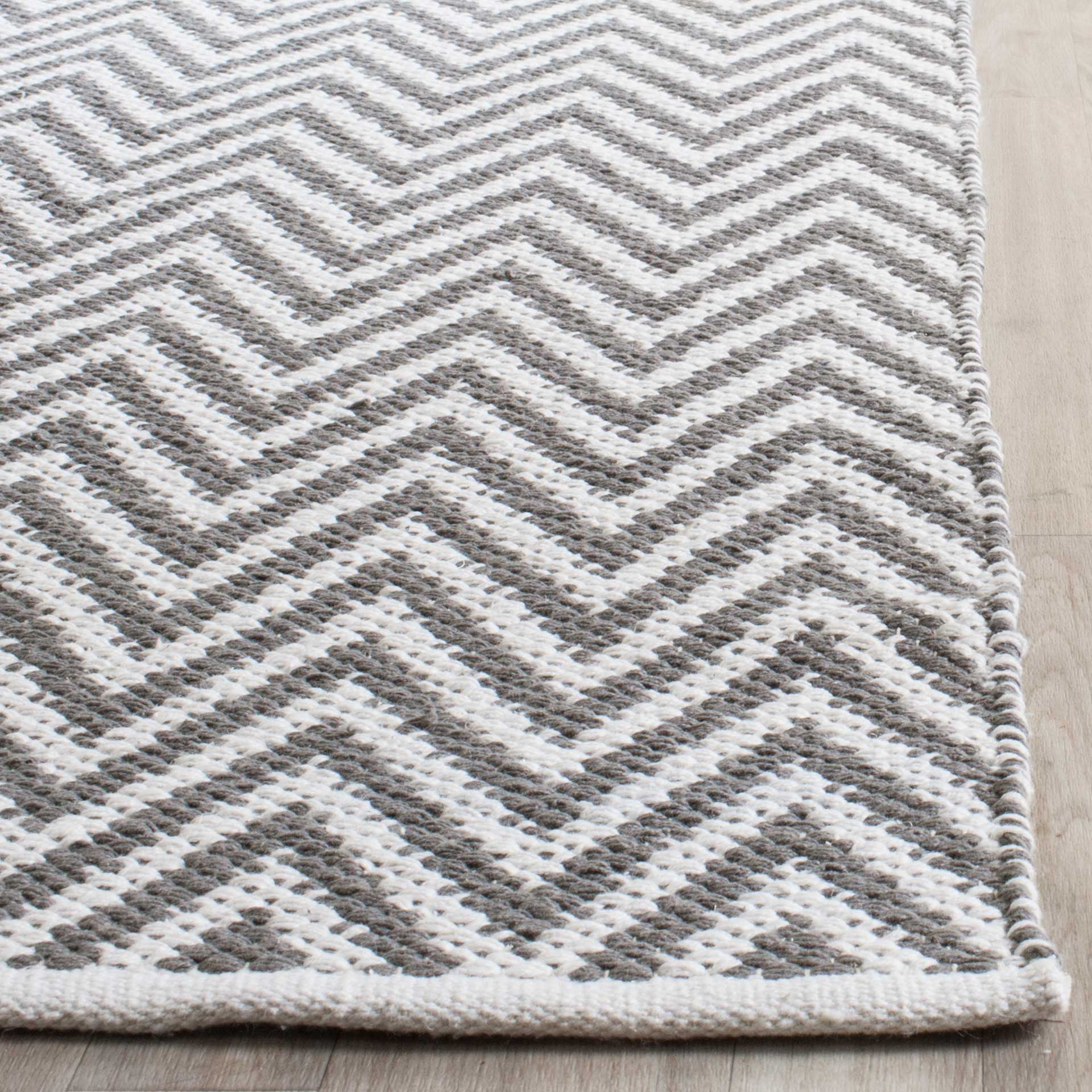 Montauk Chevron Gray/Ivory Area Rug - Image 3