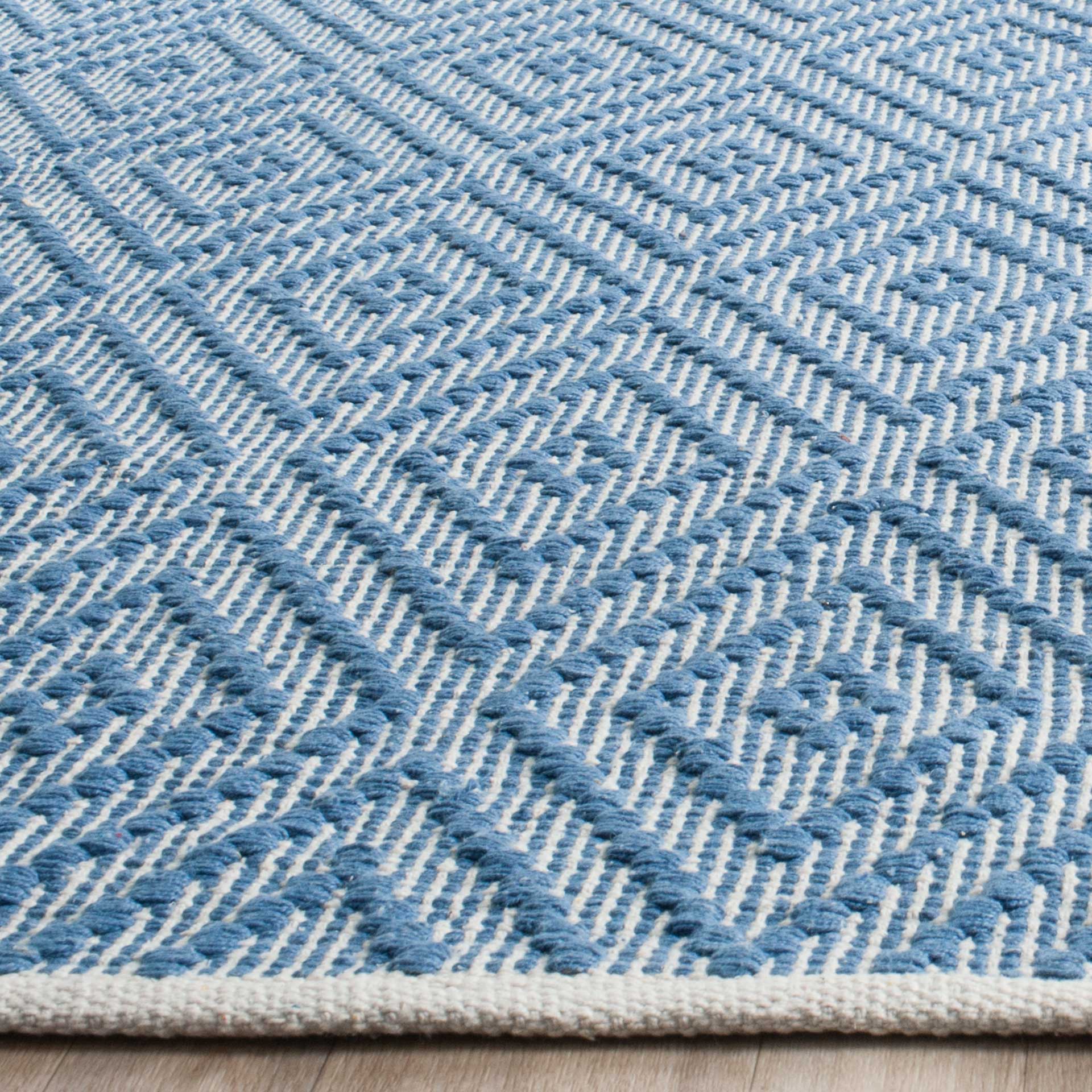 Montauk Diamond Blue/Ivory Area Rug - Image 4