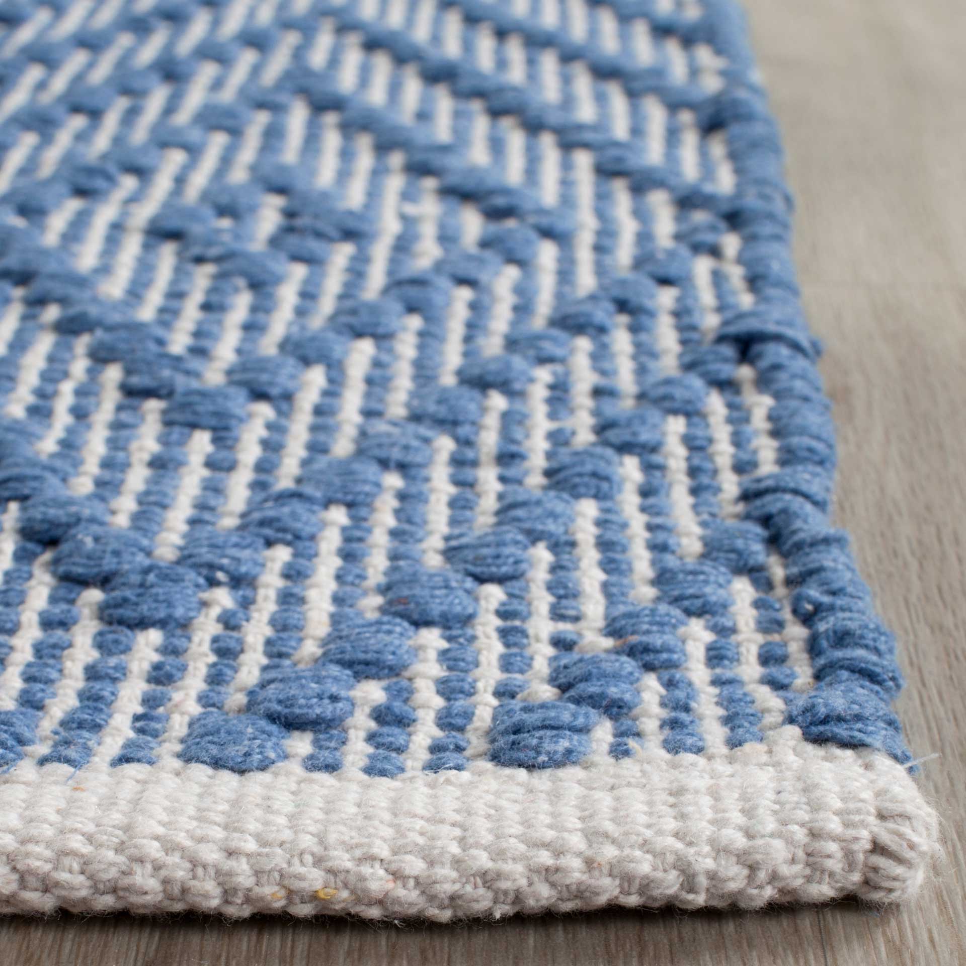 Montauk Diamond Blue/Ivory Area Rug - Image 5