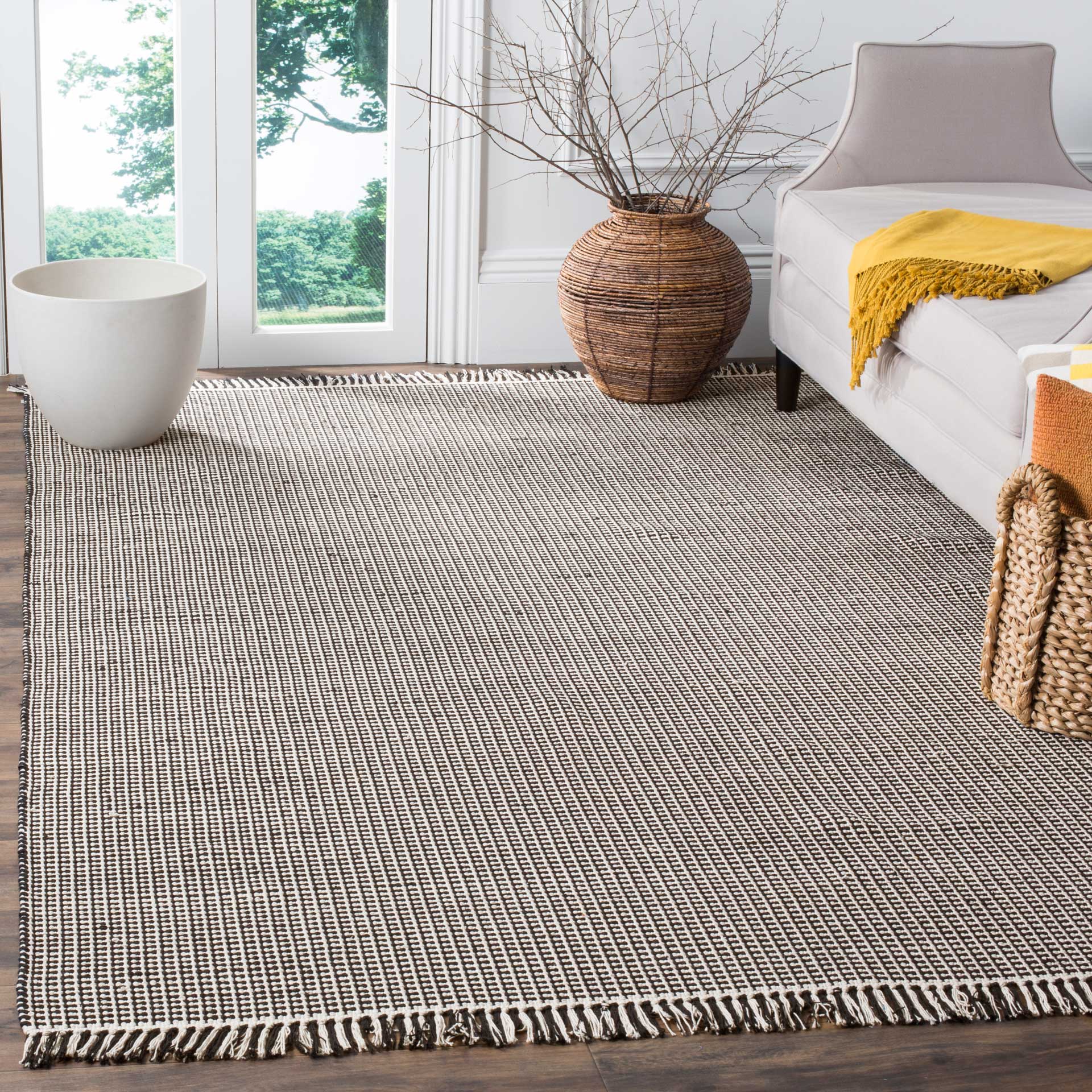 Montauk Fringe Ivory/Black Area Rug - Image 6