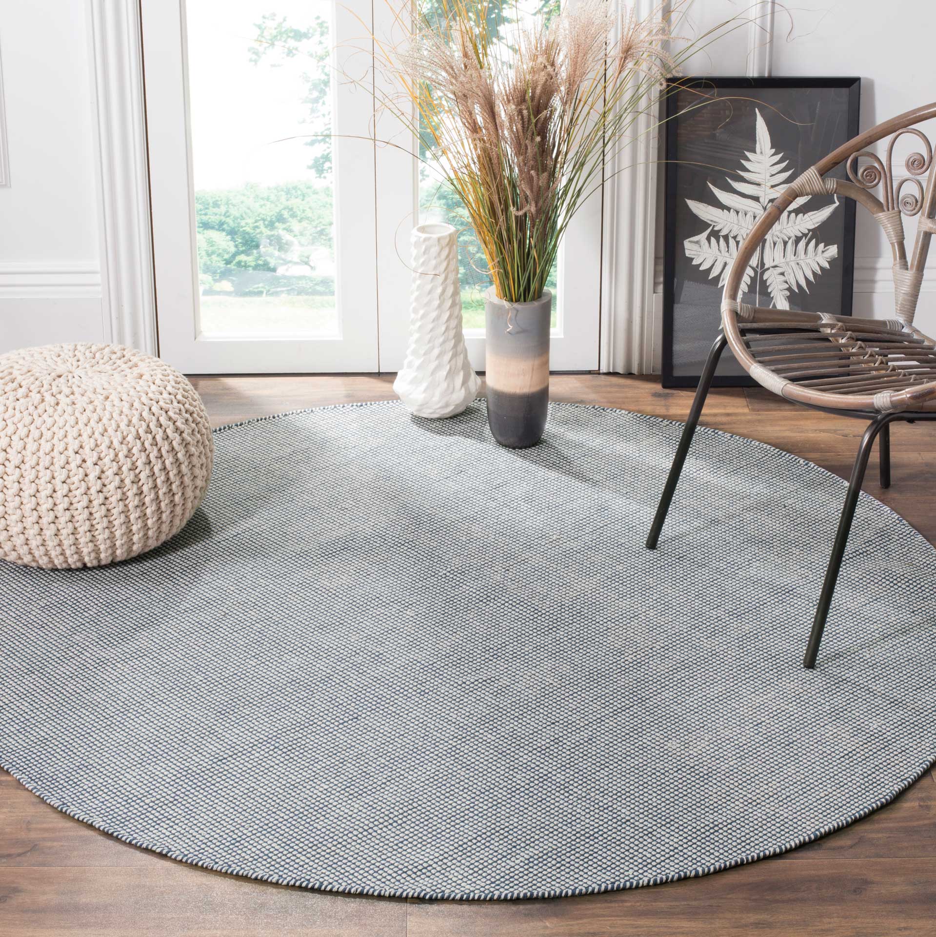 Montauk Gingham Ivory/Navy Round Rug - Image 3