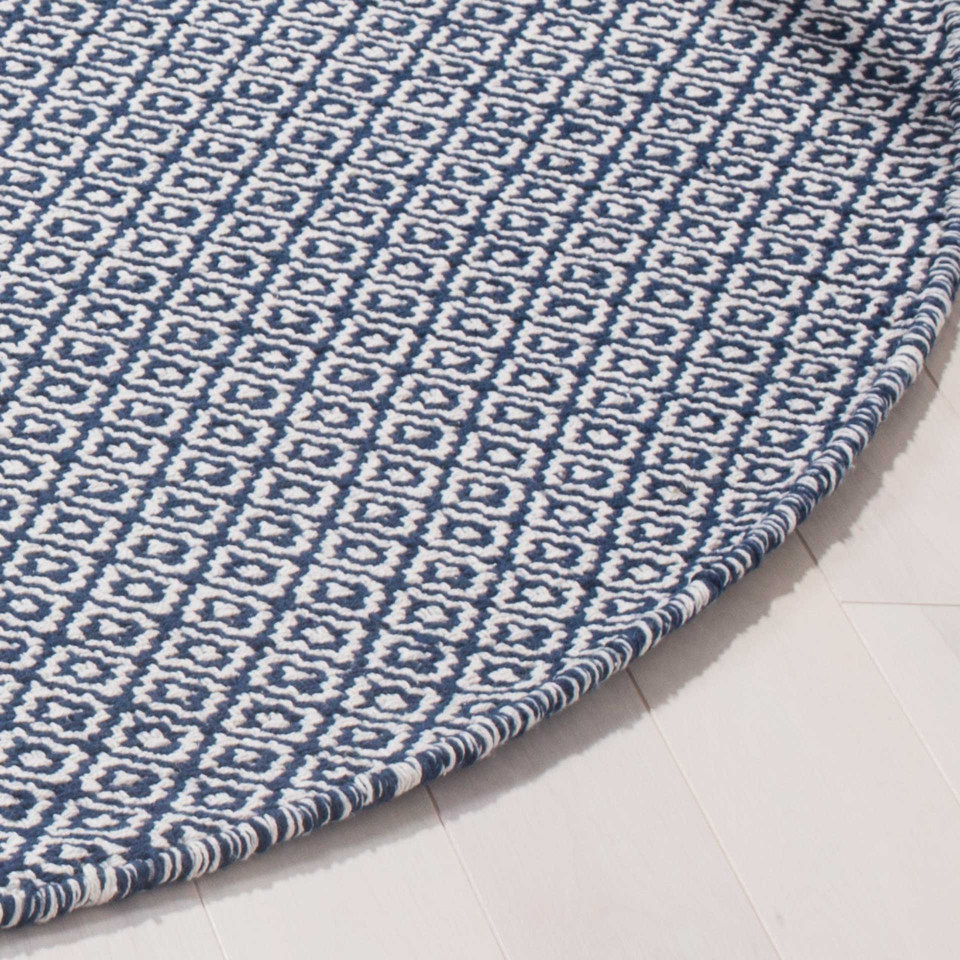 Montauk Ivory/Navy Round Rug - Image 2