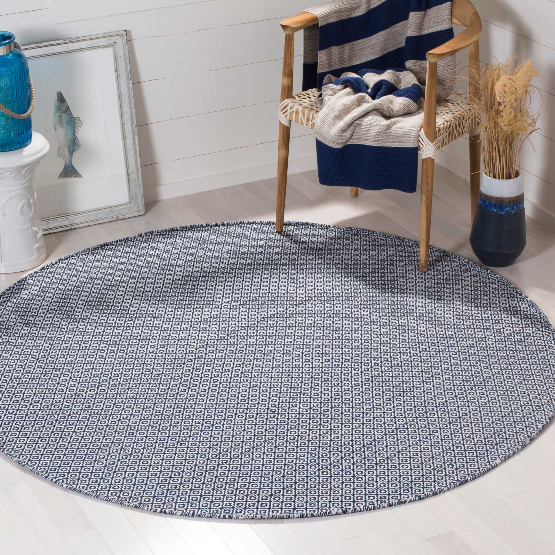 Montauk Ivory/Navy Round Rug - Image 3
