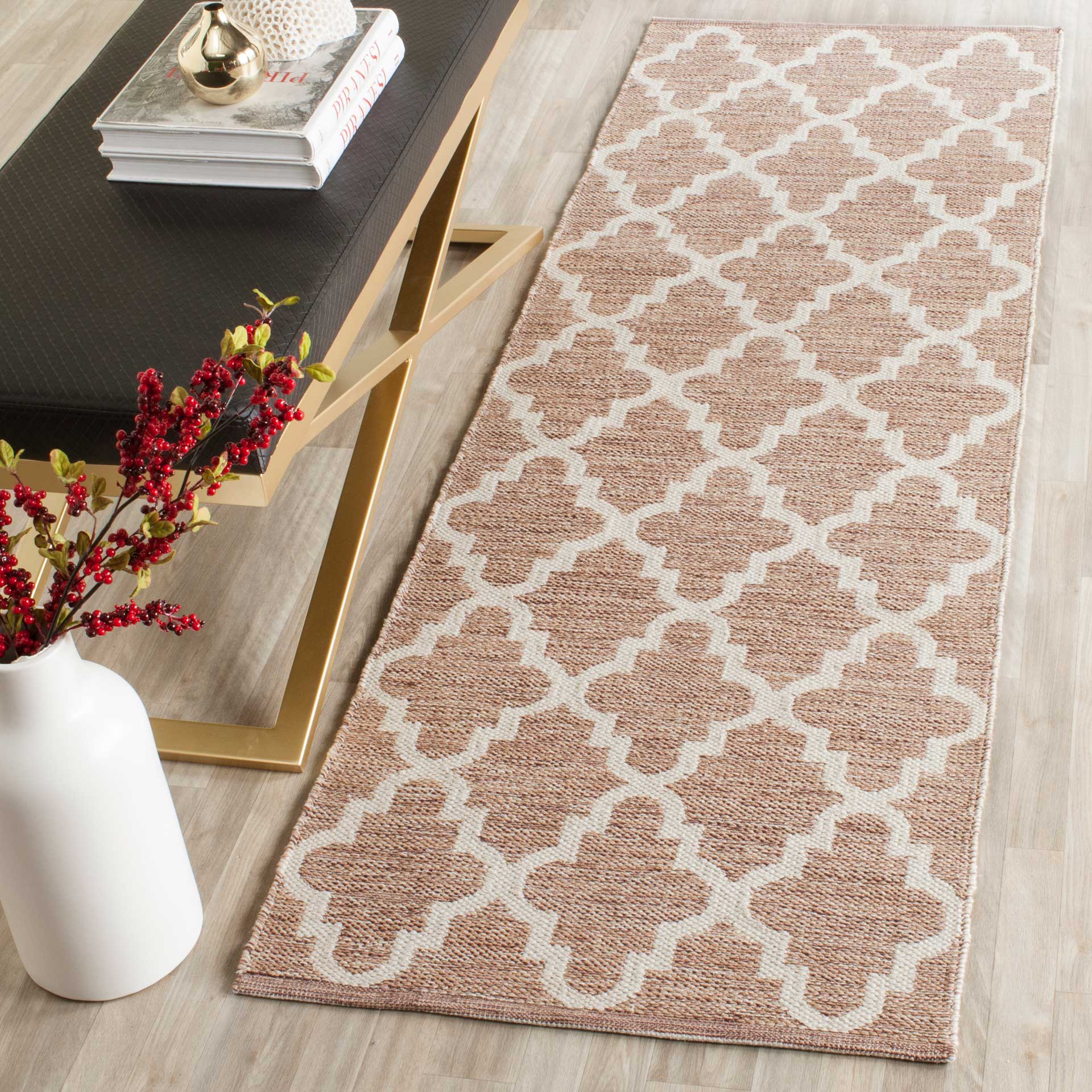 Montauk Quatrefoil Beige/Ivory Runner Rug - Image 3