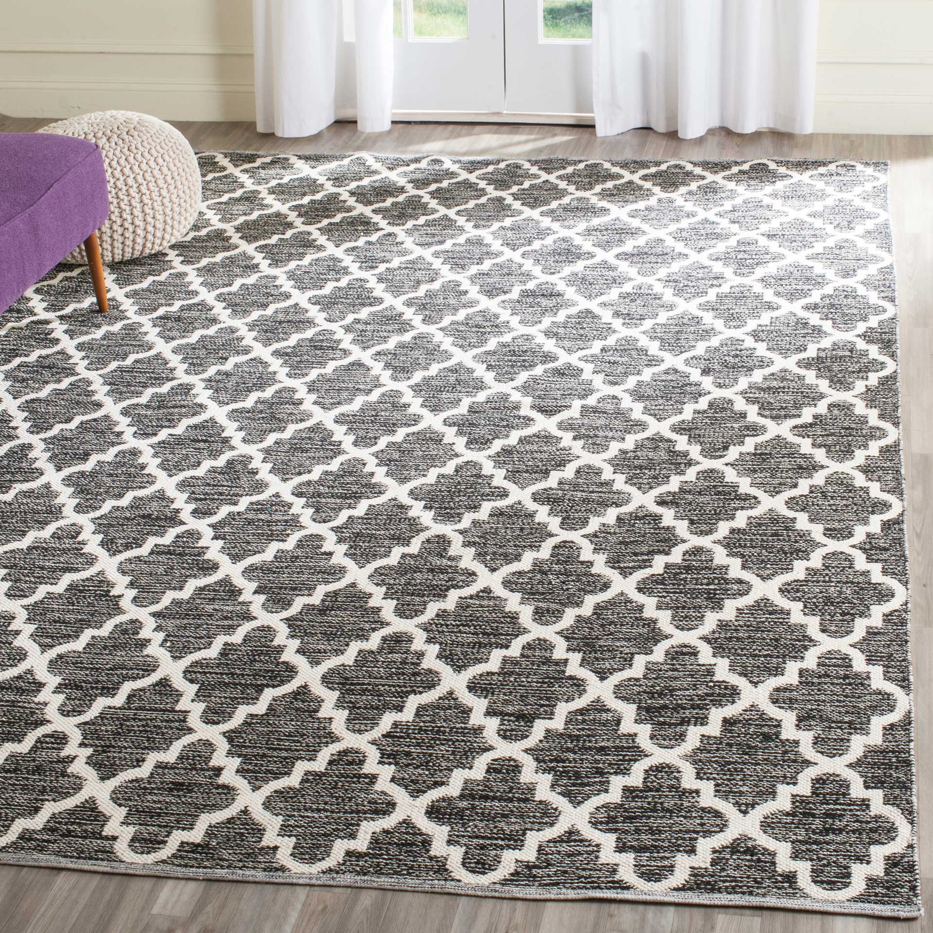 Montauk Quatrefoil Black/Ivory Area Rug - Image 7