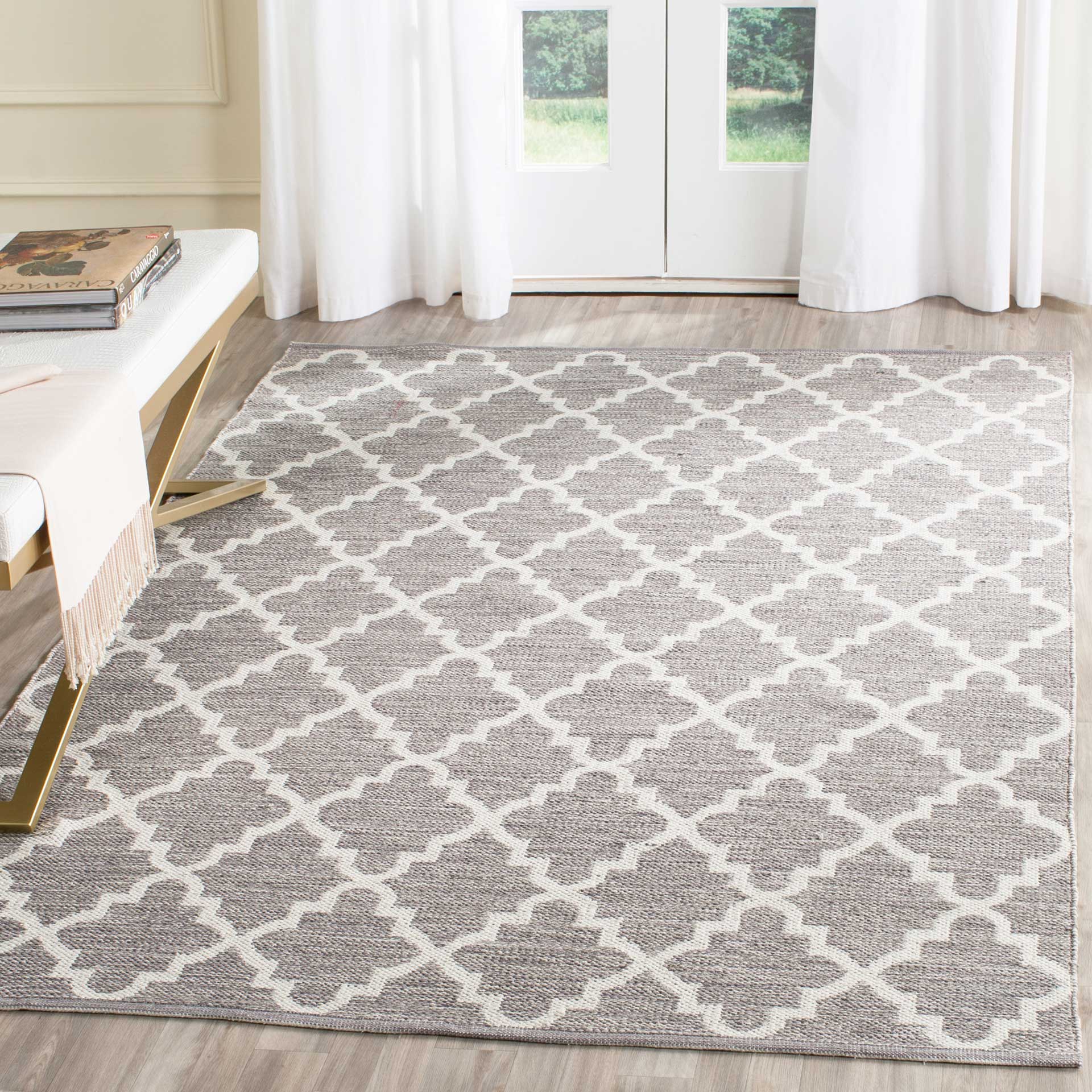 Montauk Quatrefoil Gray/Ivory Area Rug - Image 9