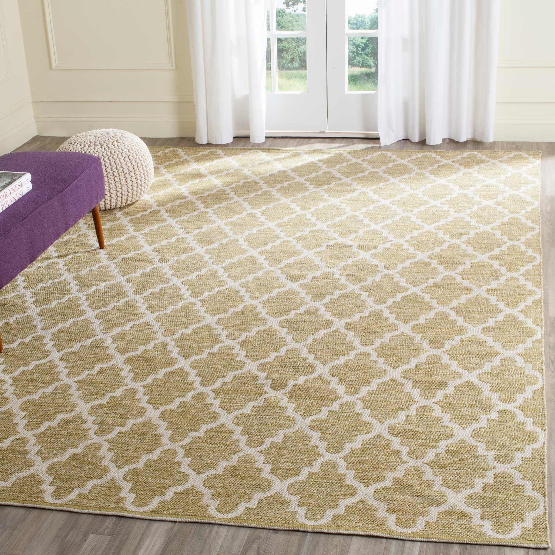 Montauk Quatrefoil Green/Ivory Area Rug - Image 5
