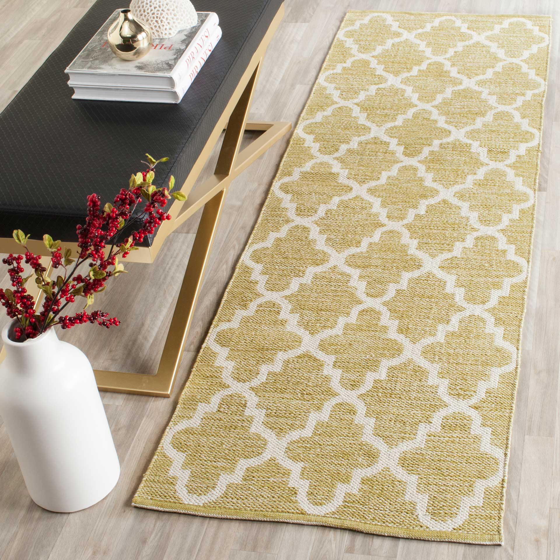 Montauk Quatrefoil Green/Ivory Runner Rug - Image 3