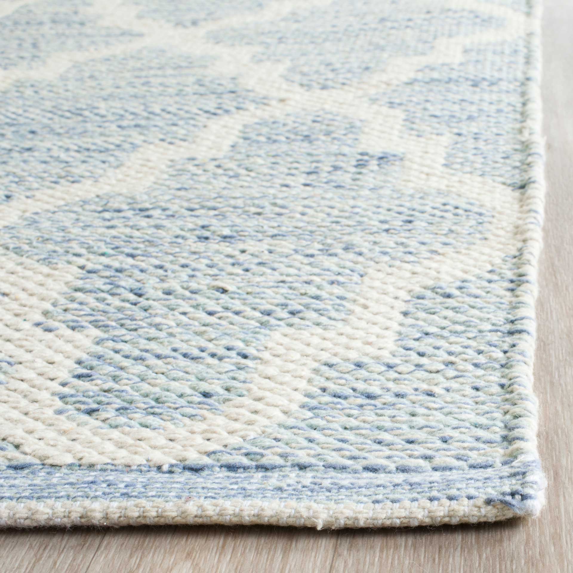 Montauk Quatrefoil Light Blue/Ivory Runner Rug - Image 2