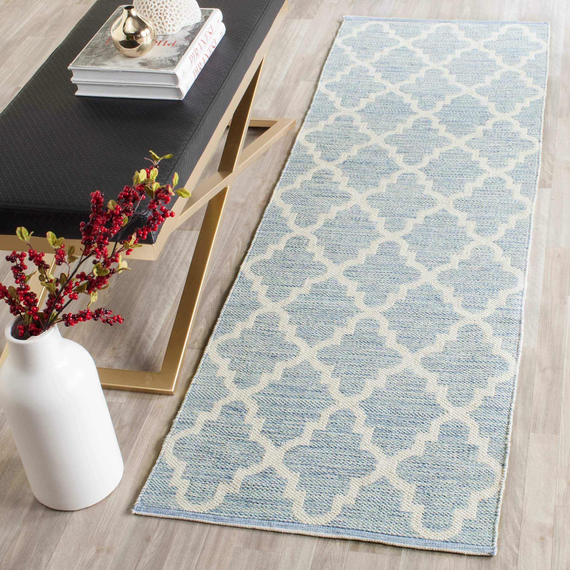 Montauk Quatrefoil Light Blue/Ivory Runner Rug - Image 3