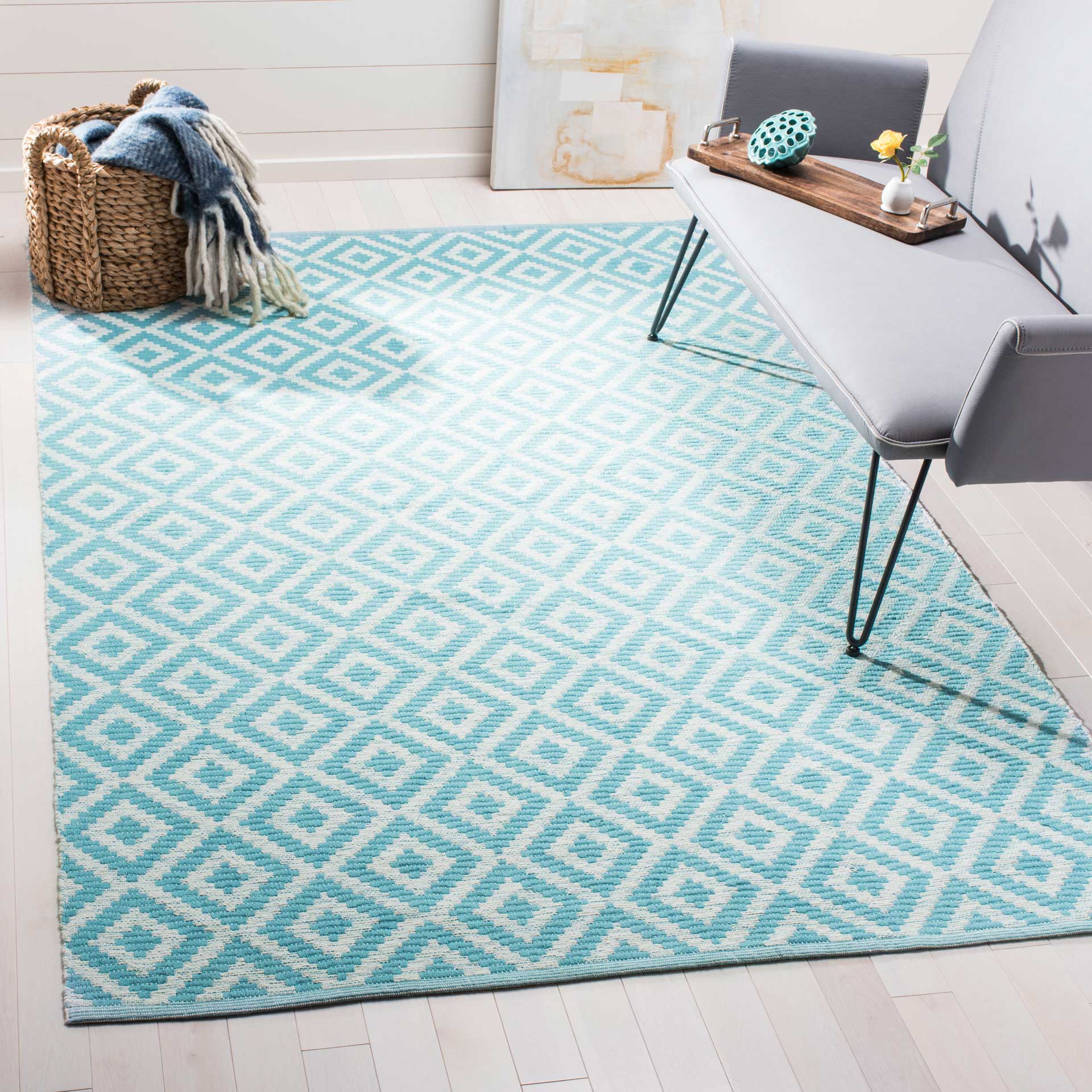 Montauk Rhombus Light Blue/Ivory Area Rug - Image 5