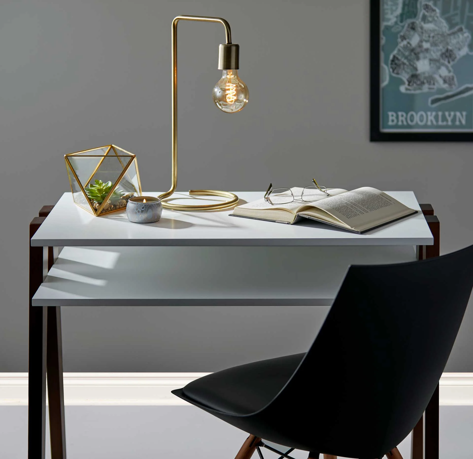 Montgeron Desk Lamp Antique Brass - Image 3
