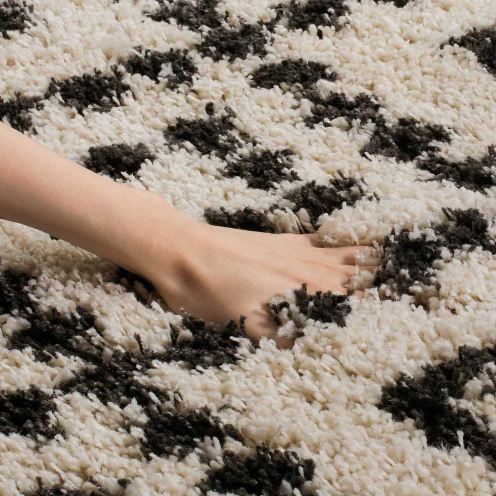 Moroccan Dots Fringe Shag Cream/Charcoal Area Rug - Image 4