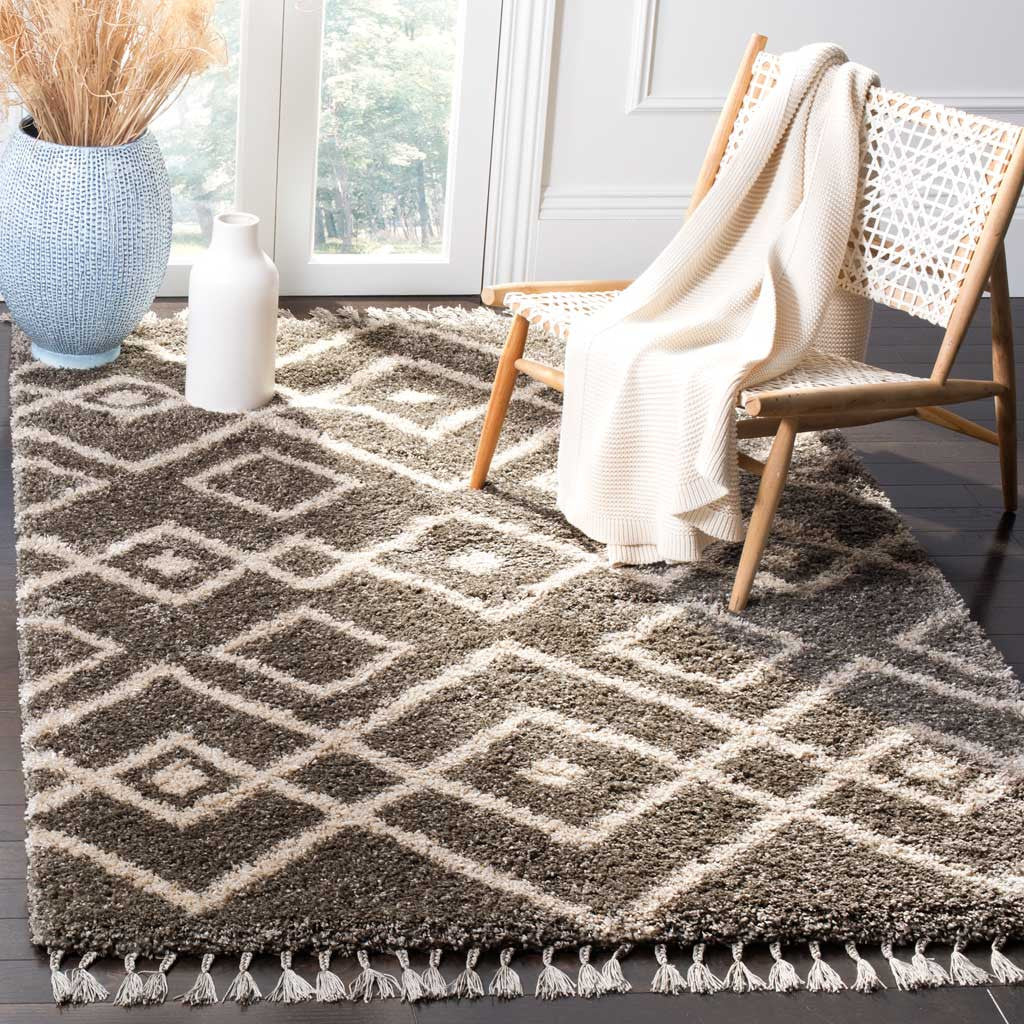 Moroccan Fringe Shag Gray/Cream Area Rug - Image 7