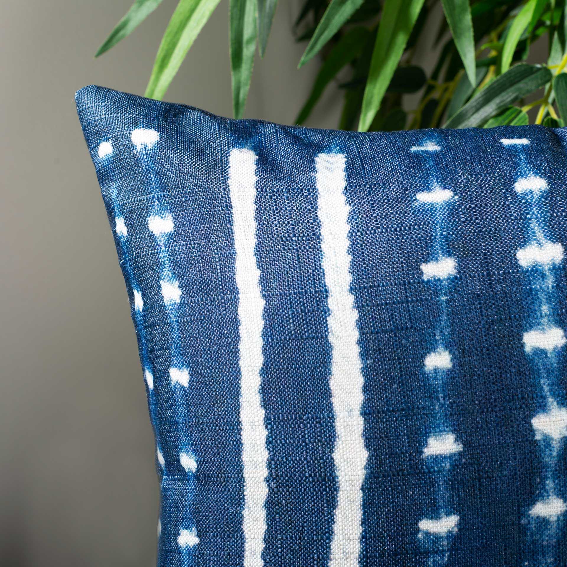 Nana Pillow Deep Blue/White - Image 3