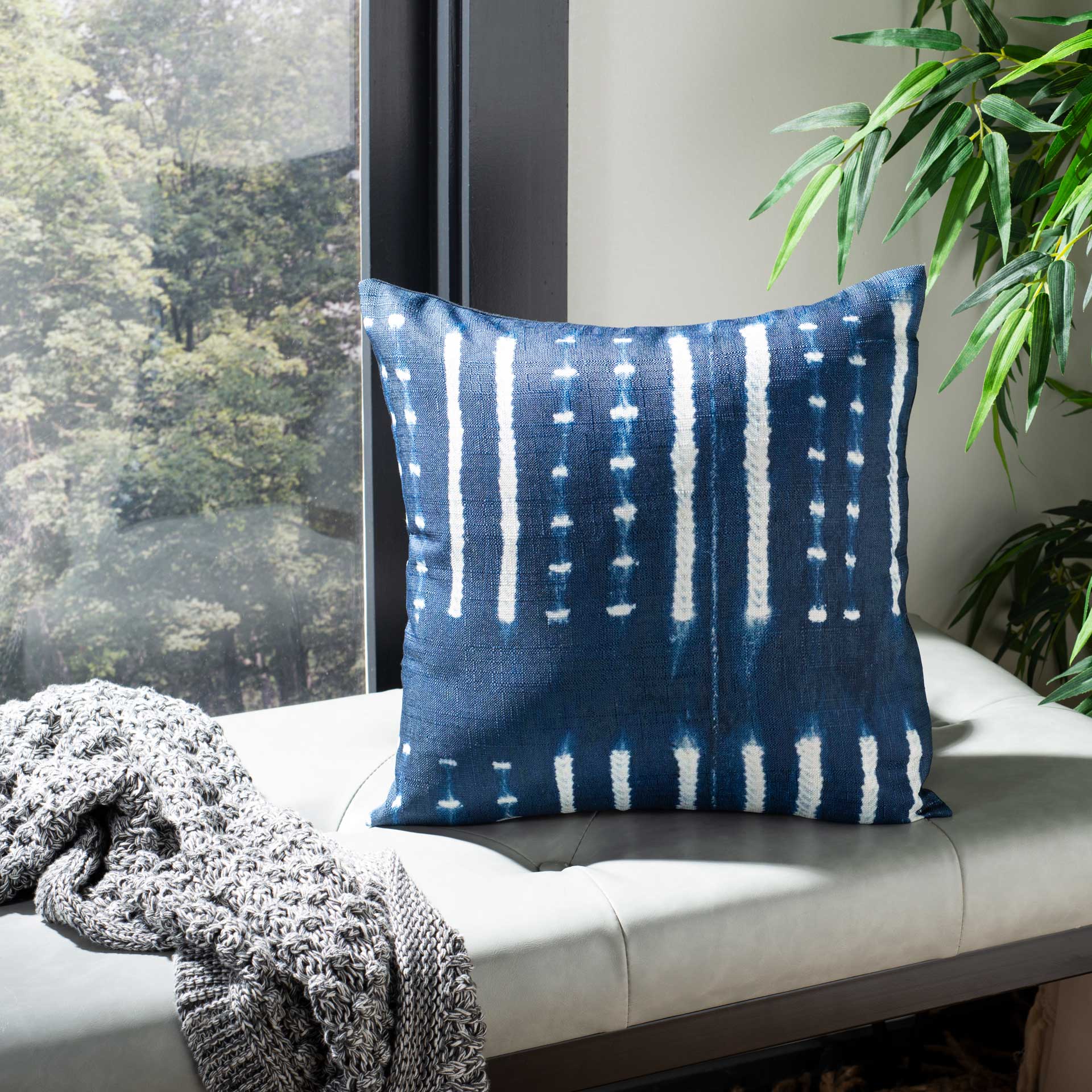 Nana Pillow Deep Blue/White - Image 4