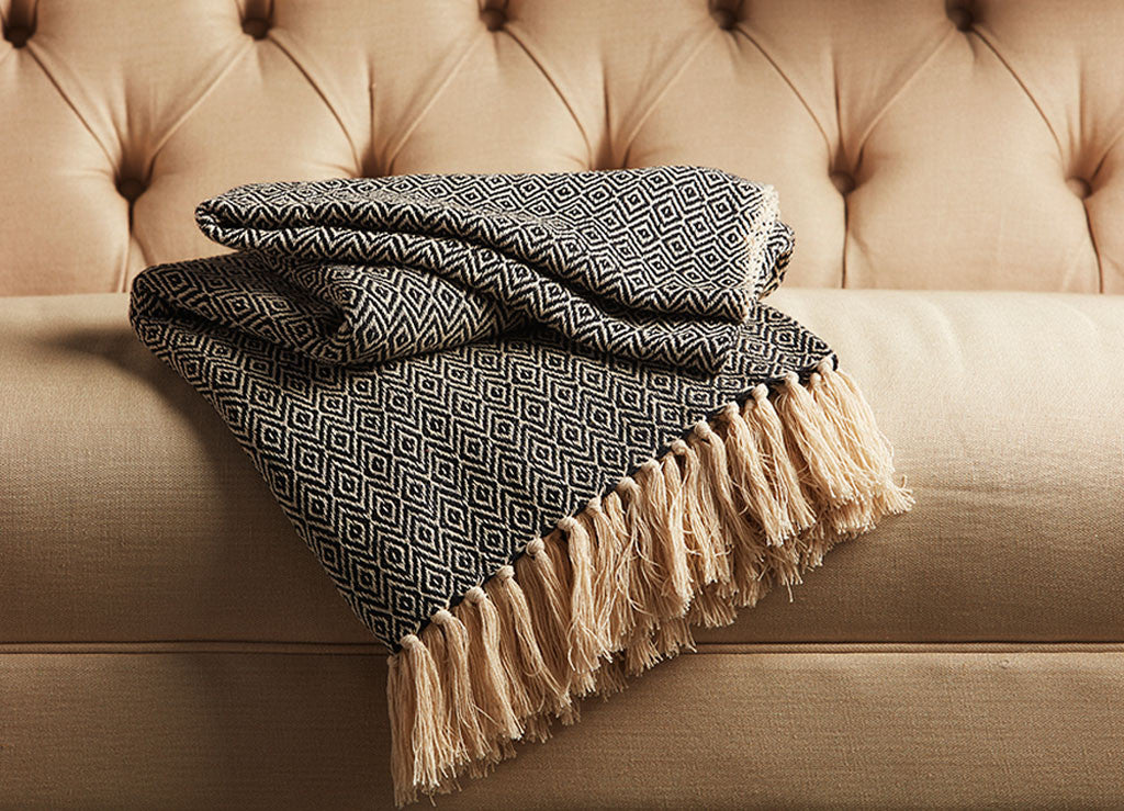 National Geographic Ng-27 Antique White/Raven Throw - Image 2