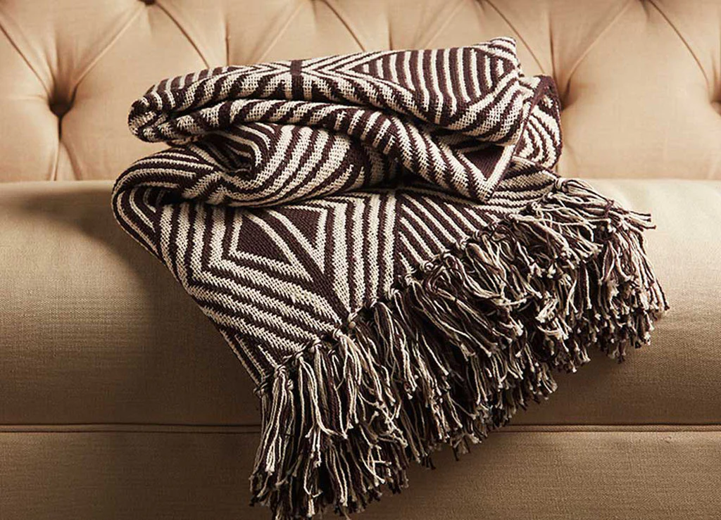 National Geographic Ng-31 BlacK Coffee/Whisper White Throw - Image 2