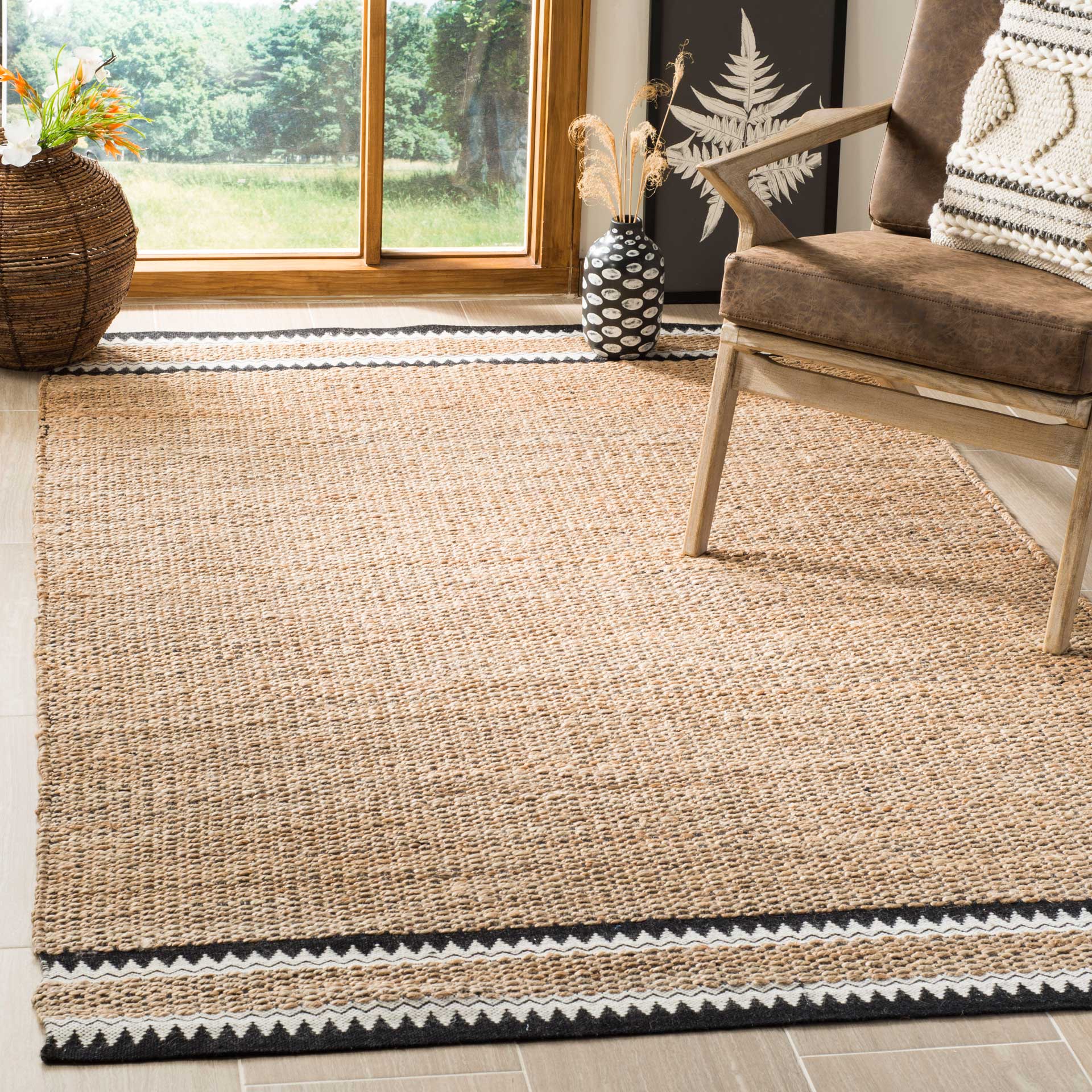 Natural Fiber Natural/Black Area Rug - Image 4