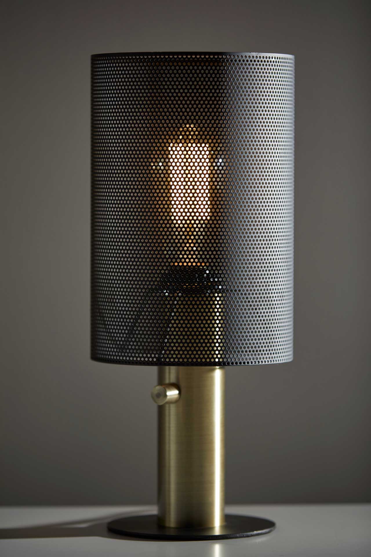Niort Table Lamp Black/Antique Brass - Image 4