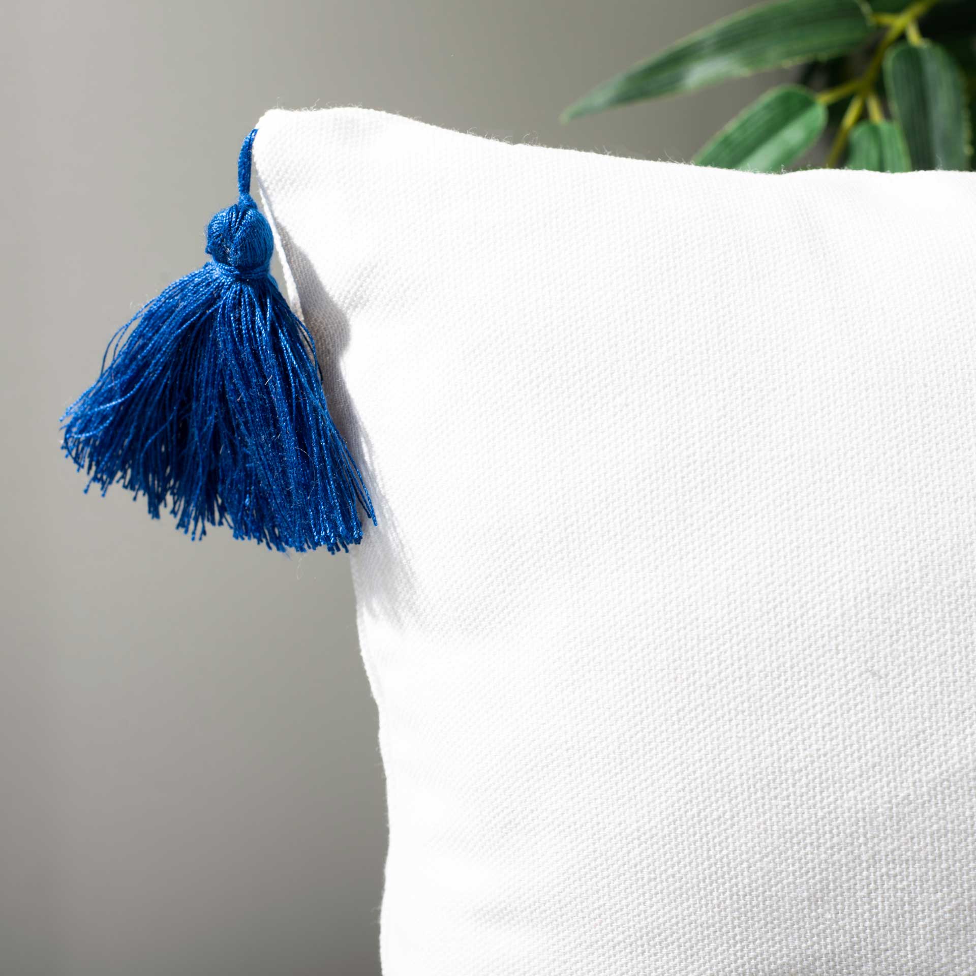 Orianna Pillow White/Navy - Image 3