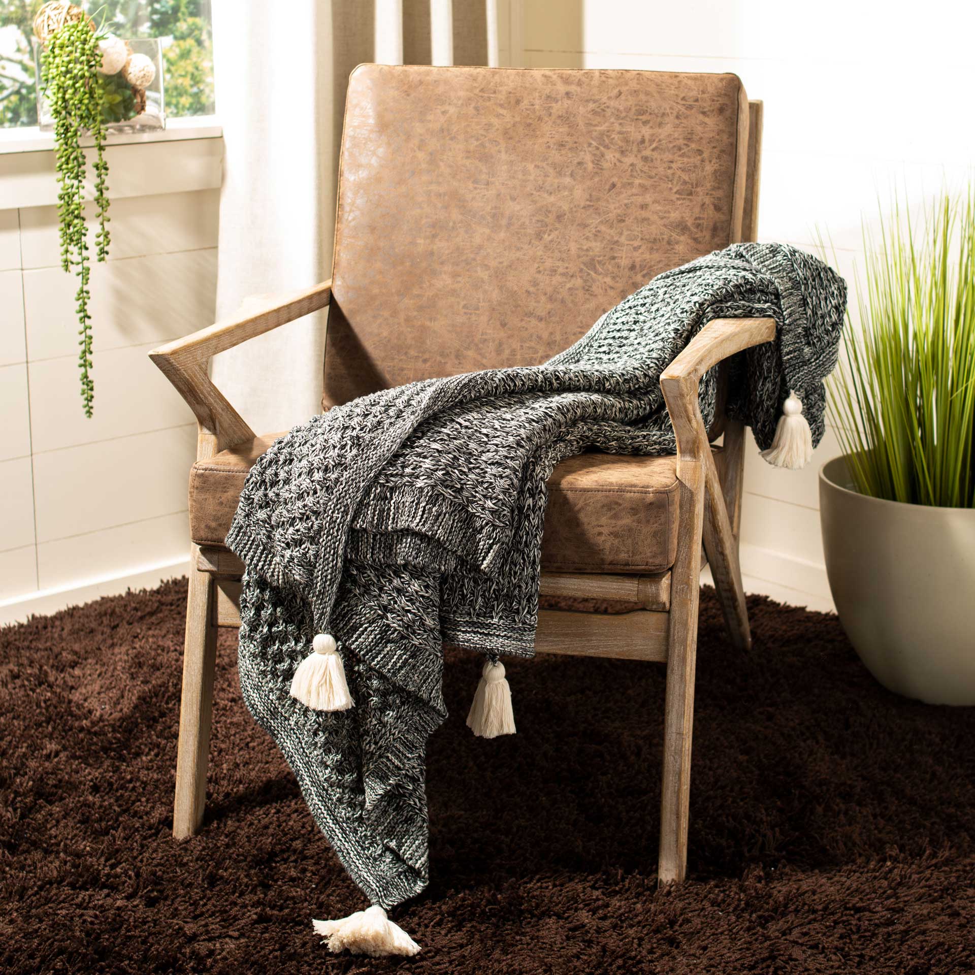 Peak Knit Tassel Throw Black/Natural - Image 3