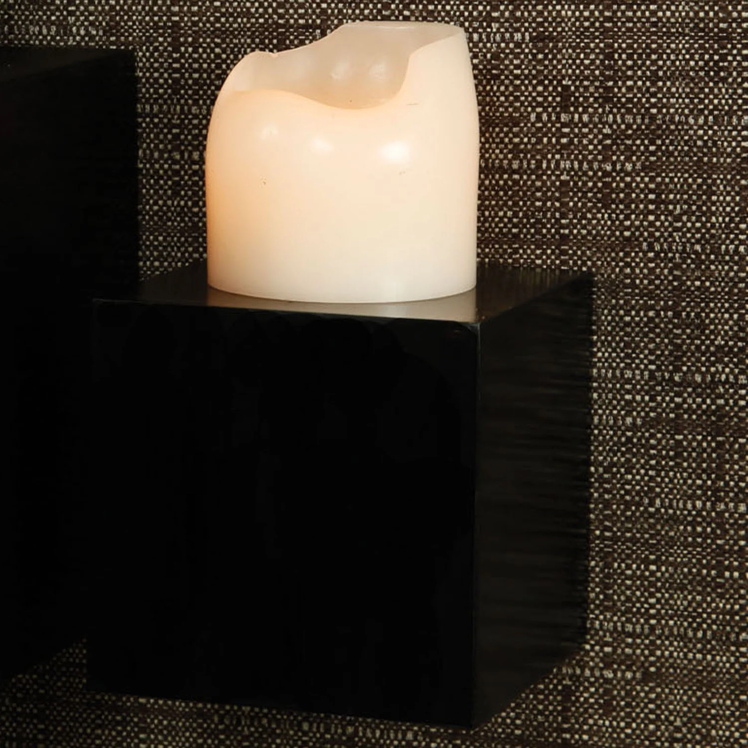Plane Small Square Wall Cube Black - Image 2