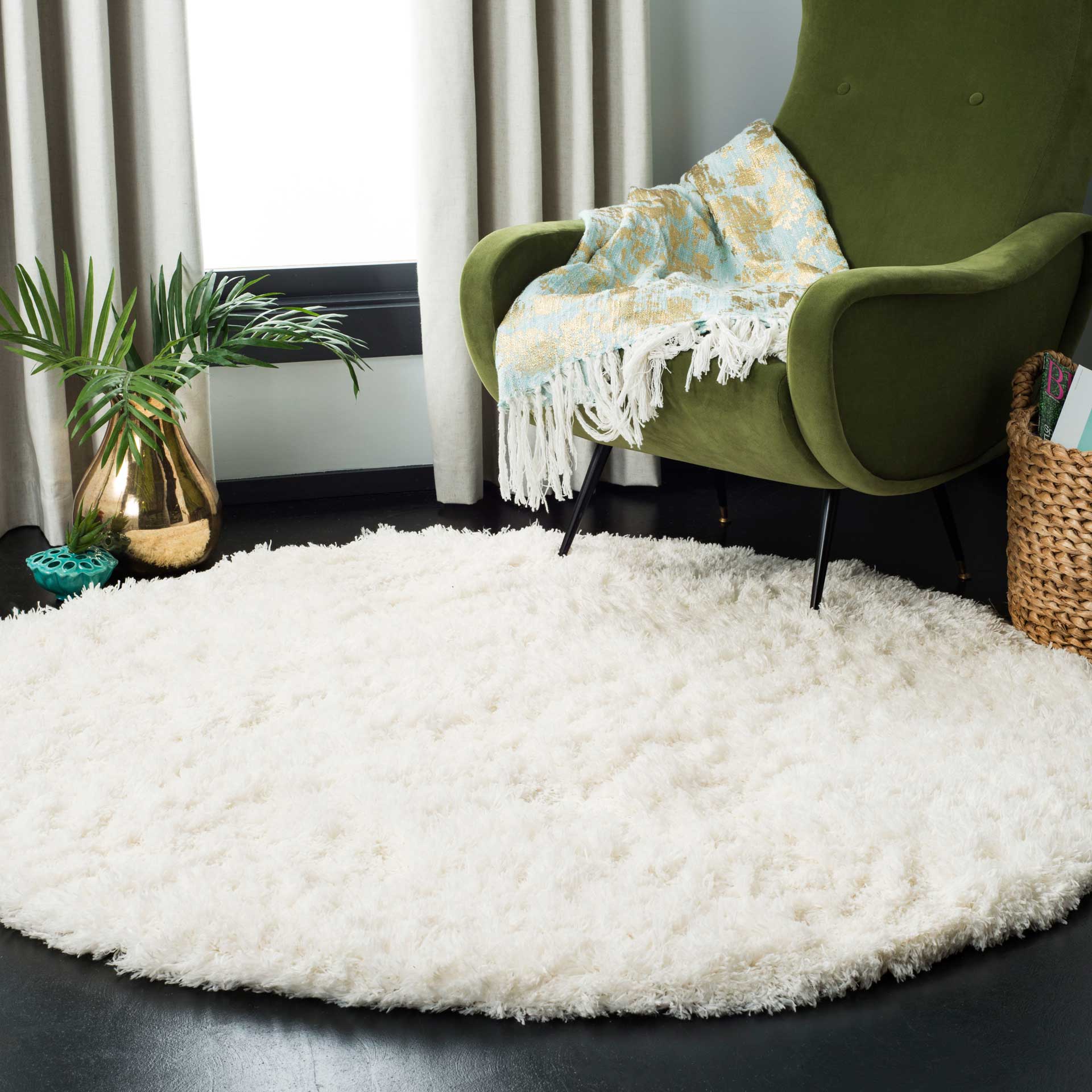 Polar Shag White Round Rug - Image 3