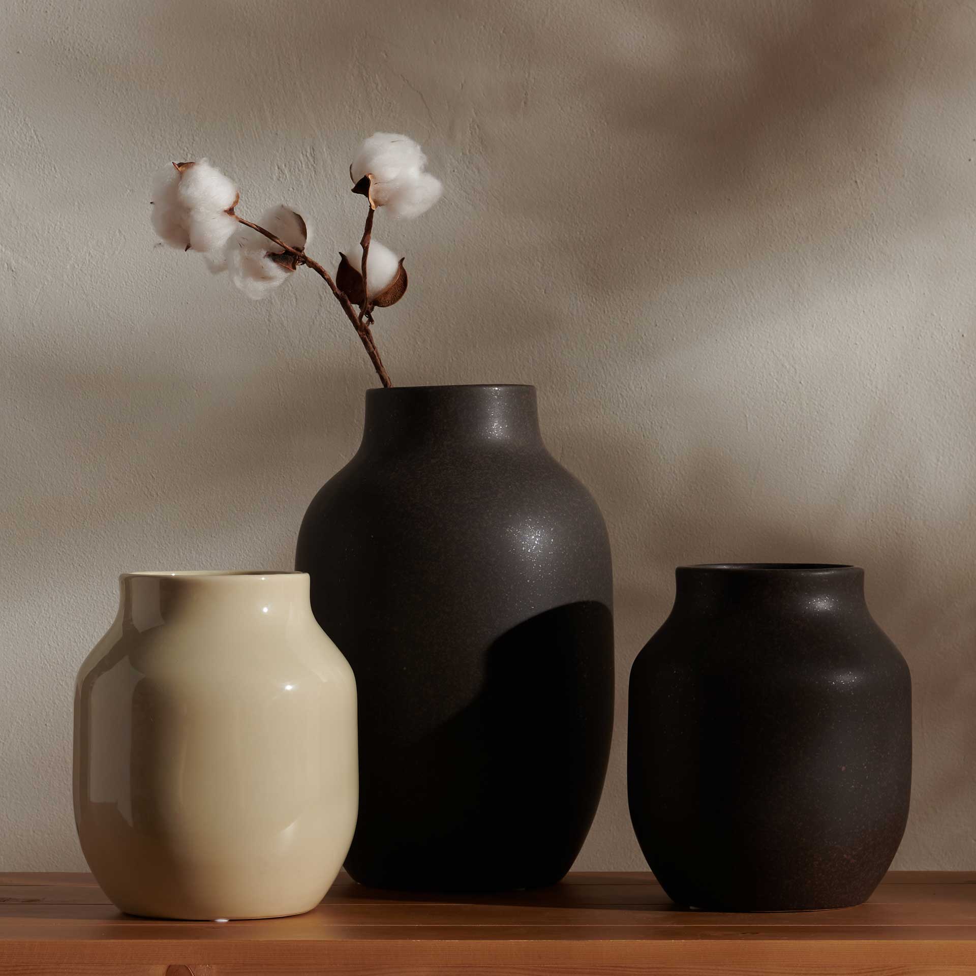 Rayeth Ceramic Vase Charcoal/Beige (Set of 3) - Image 3