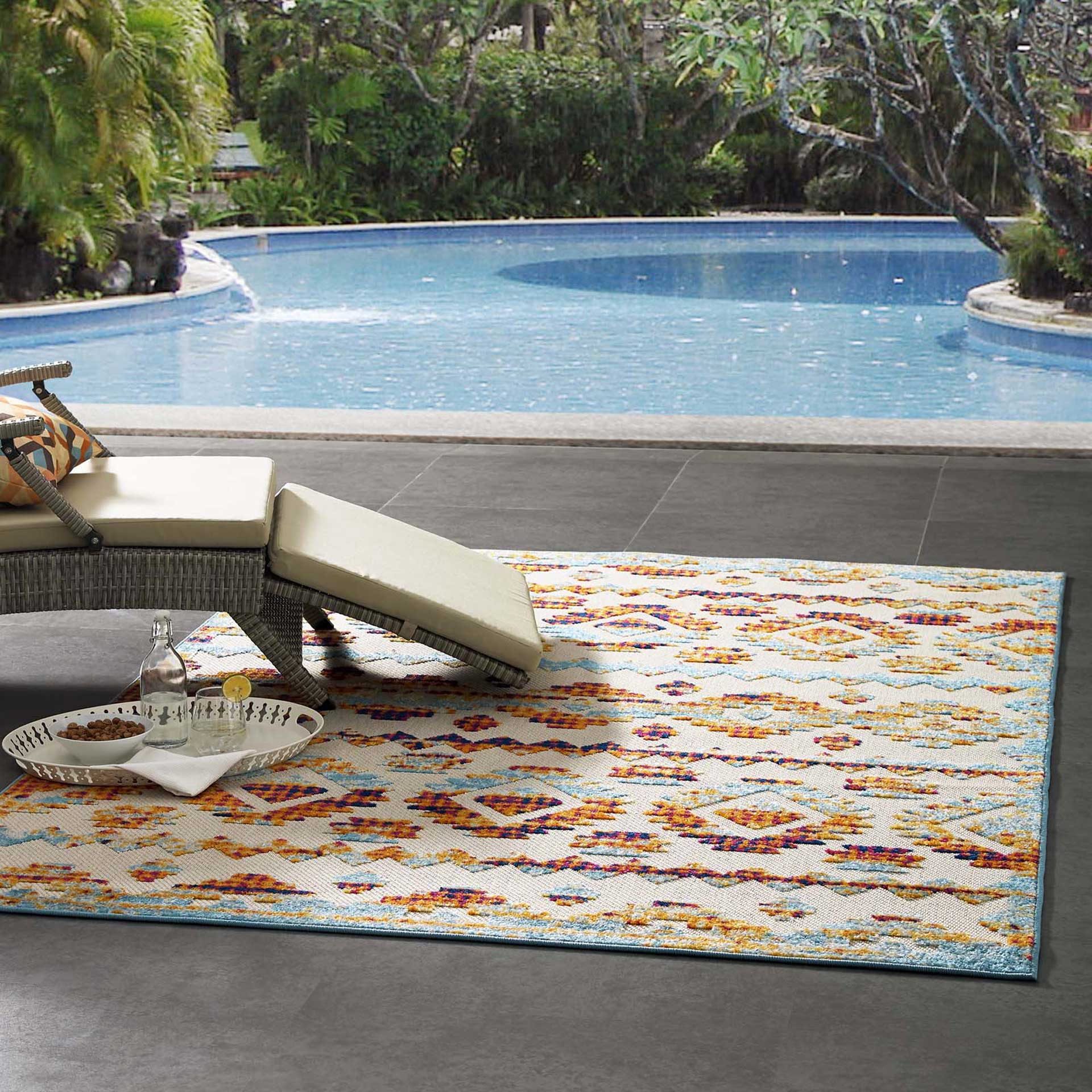 Redcliff Diamond Trellis Area Rug Multicolored - Image 9