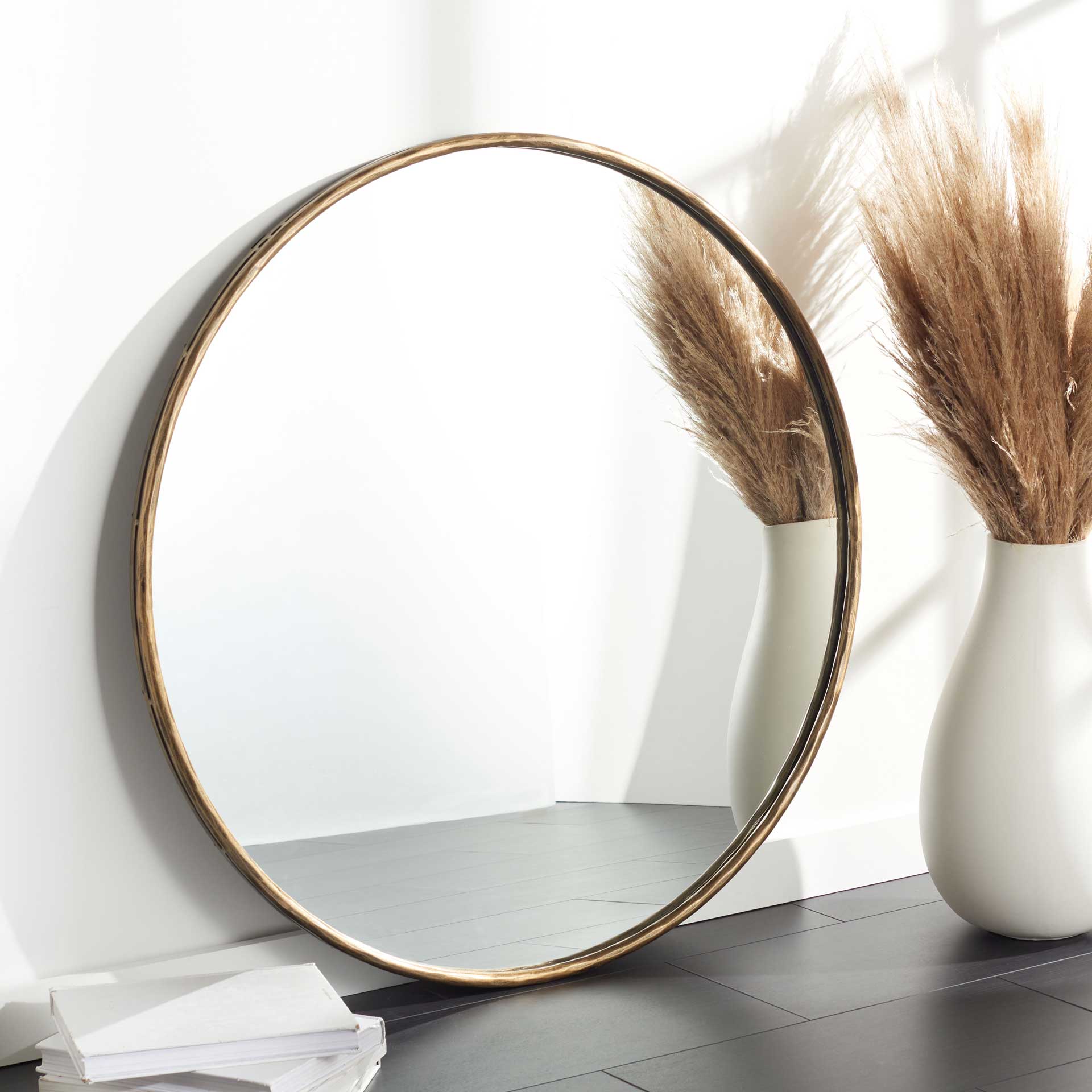 Renato Round Metal Mirror Brass - Image 4