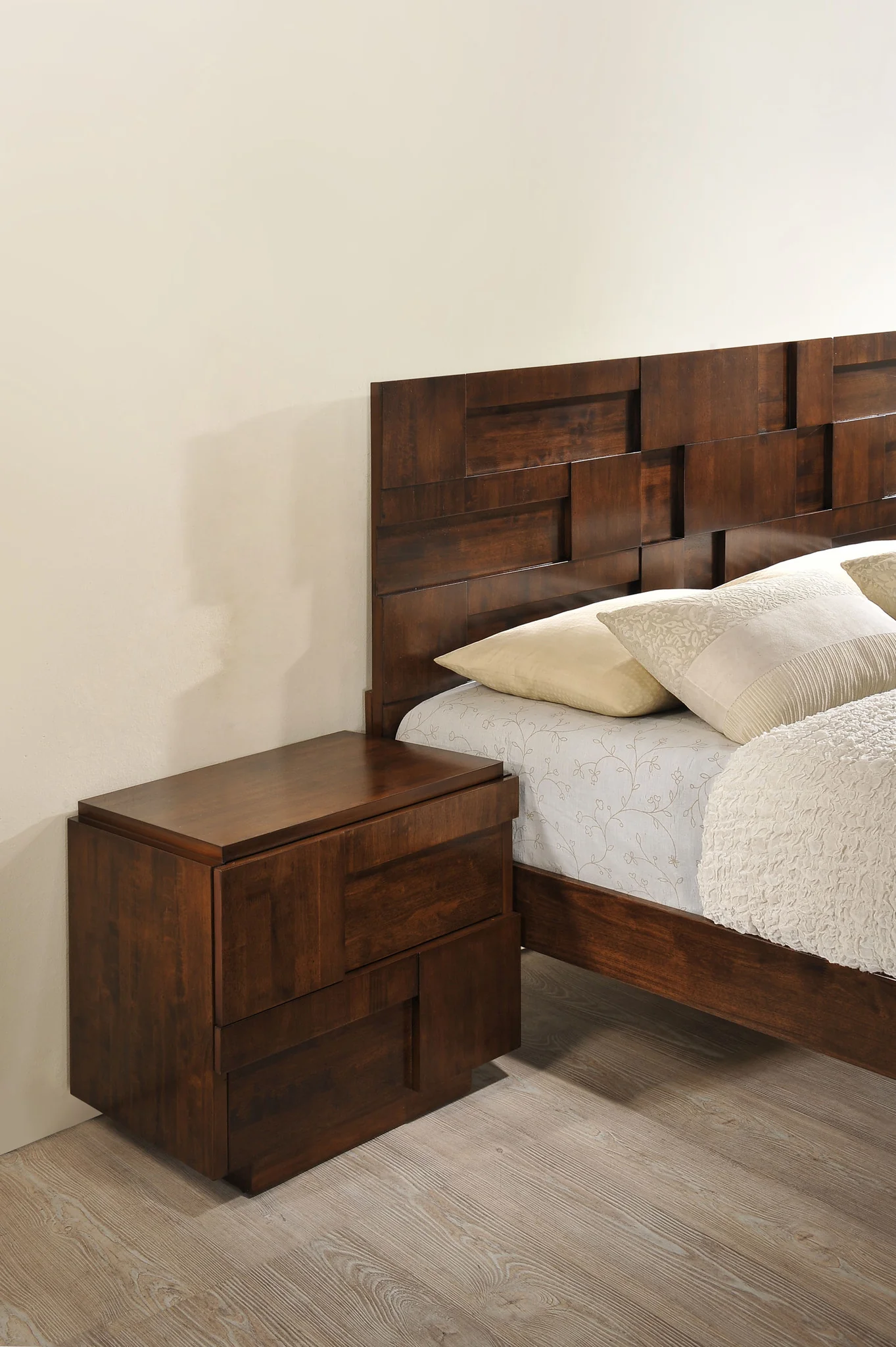 San Marino Night Stand Walnut - Image 5