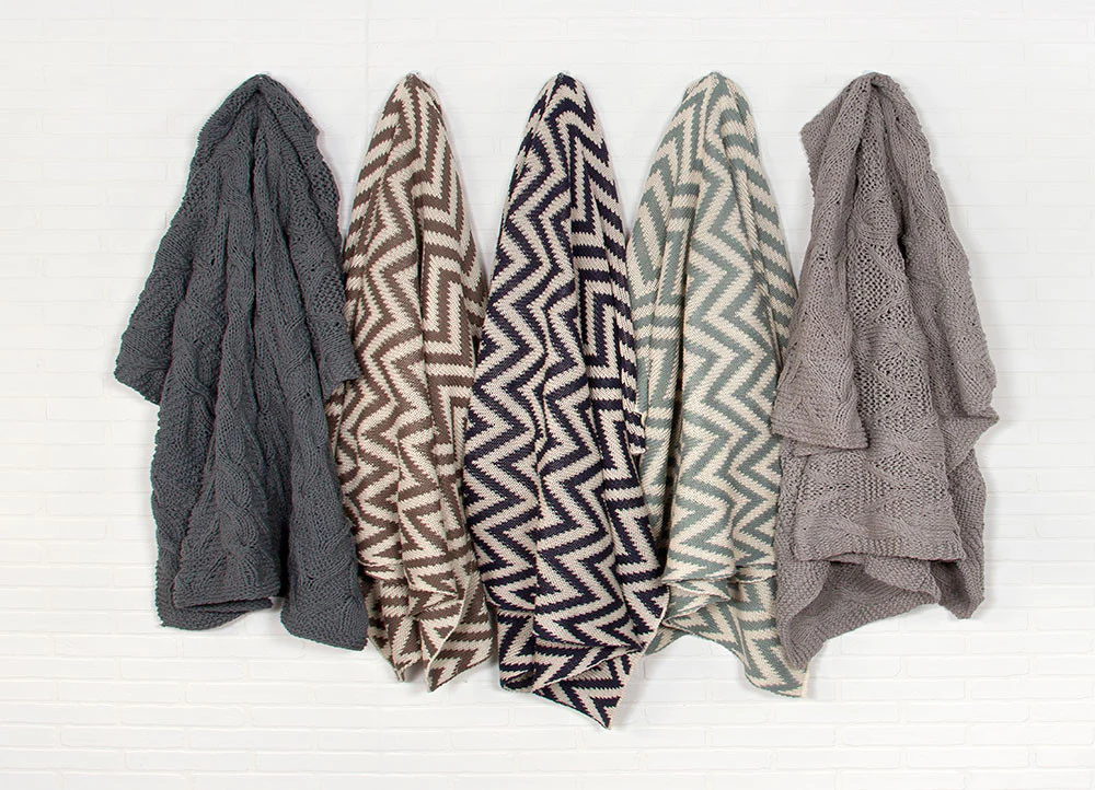 Serin Walnut/White Swan Throw - Image 4