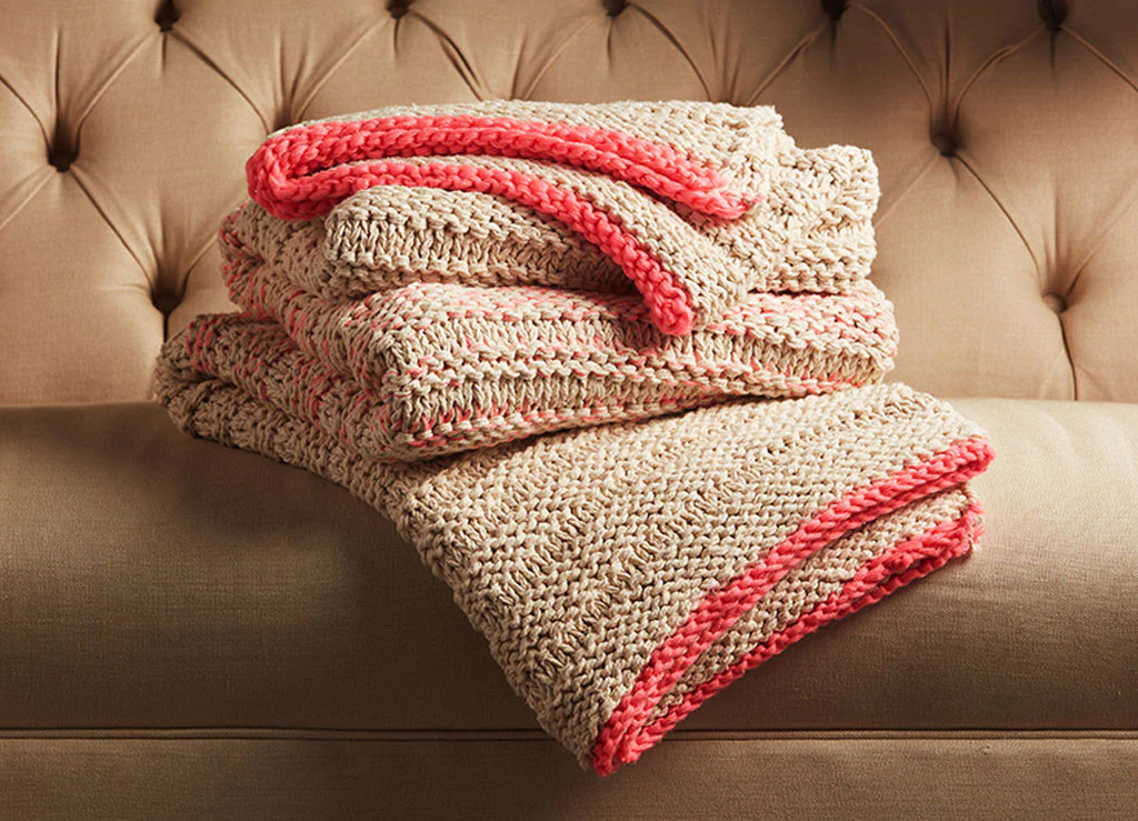Serin White Swan/Bubblegum Throw - Image 2