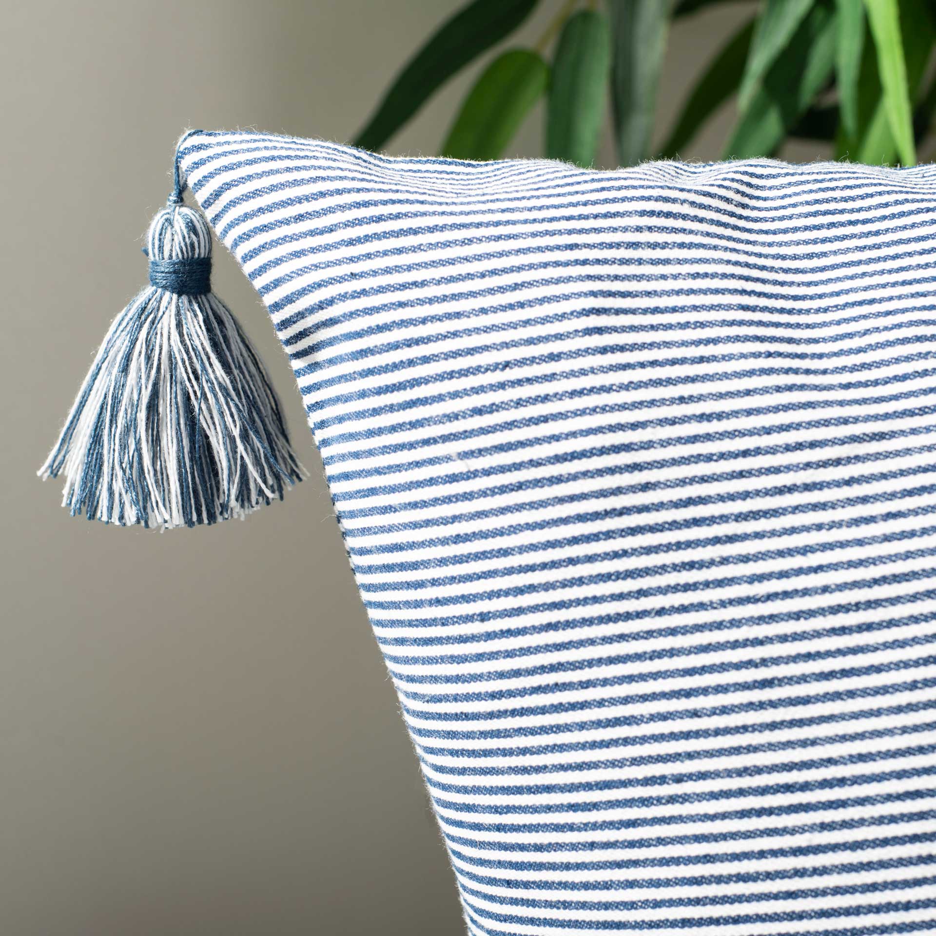Simeon Pillow Navy/White - Image 2