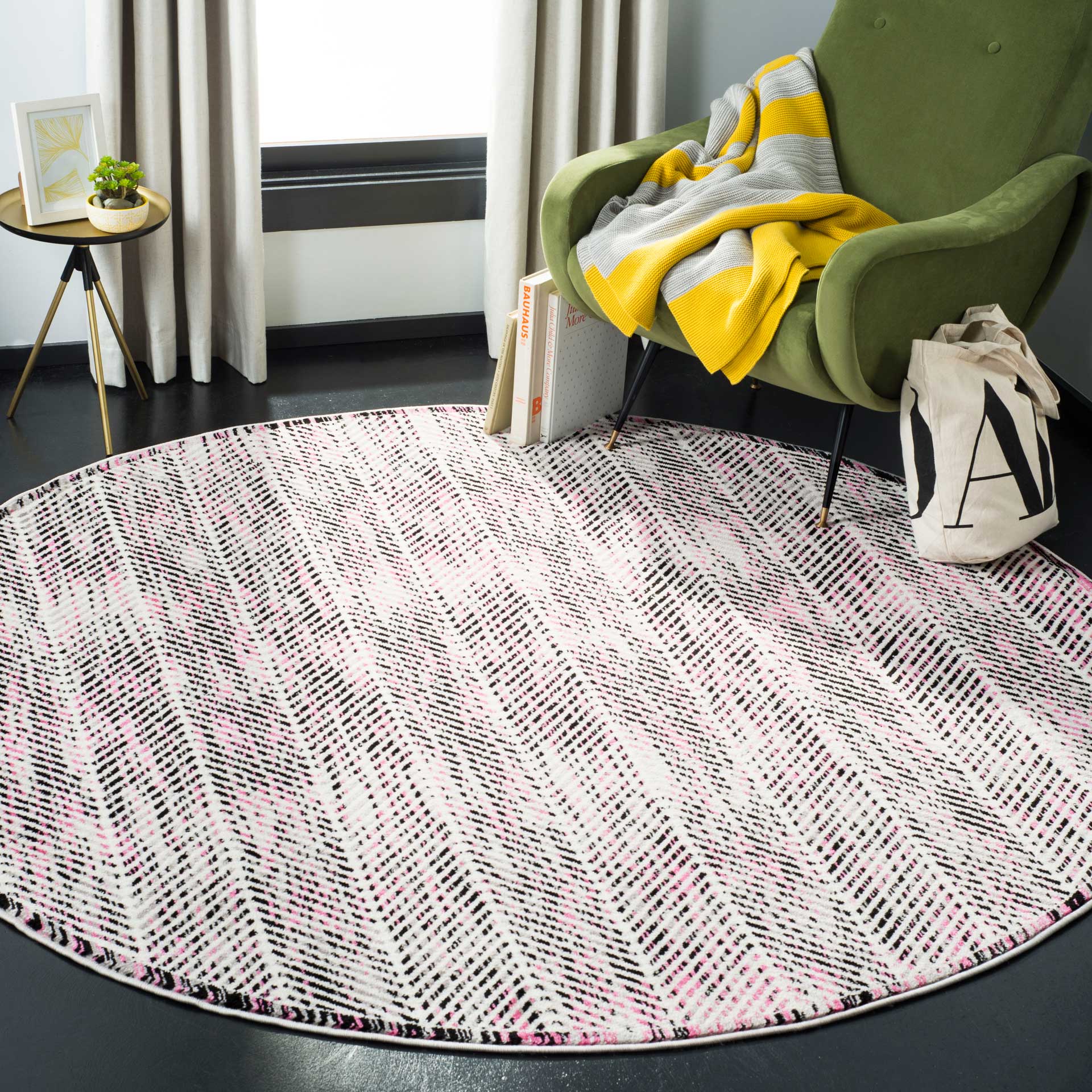 Skyler Chevron Gray/Pink Round Rug - Image 3