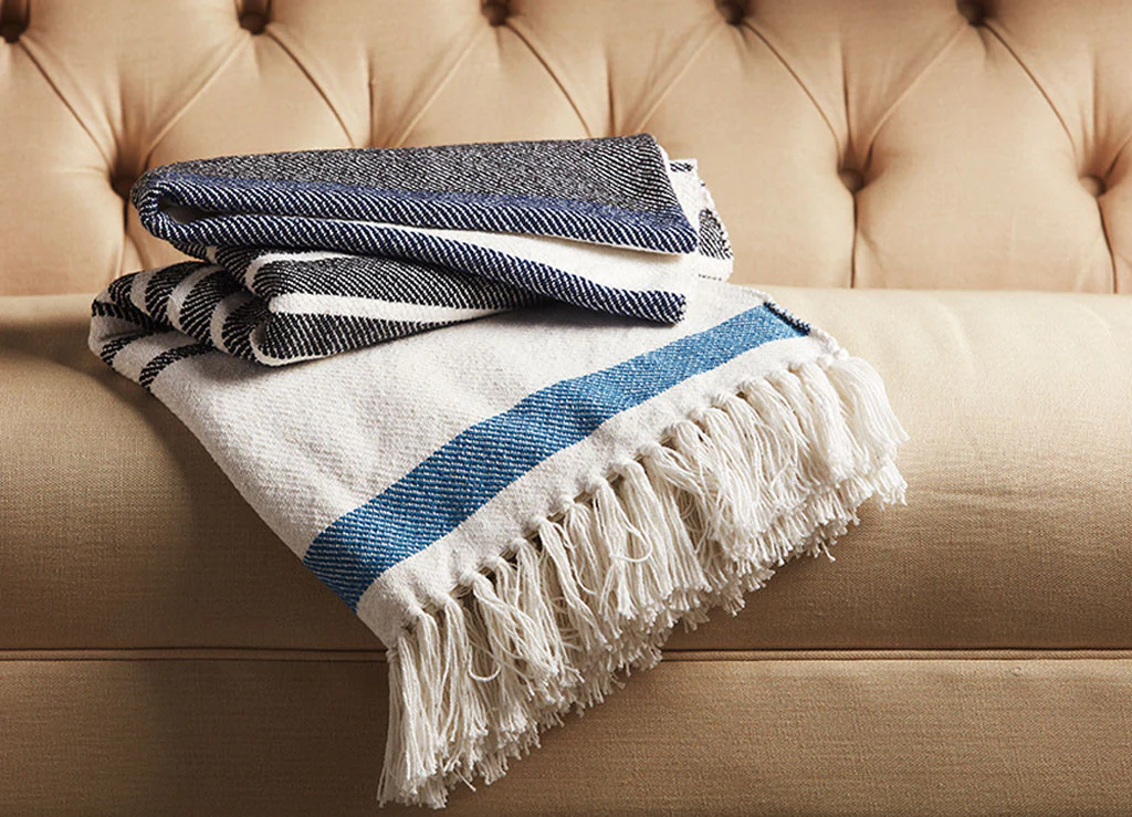 Spirit Cloud Dancer/Dark Navy Throw - Image 2