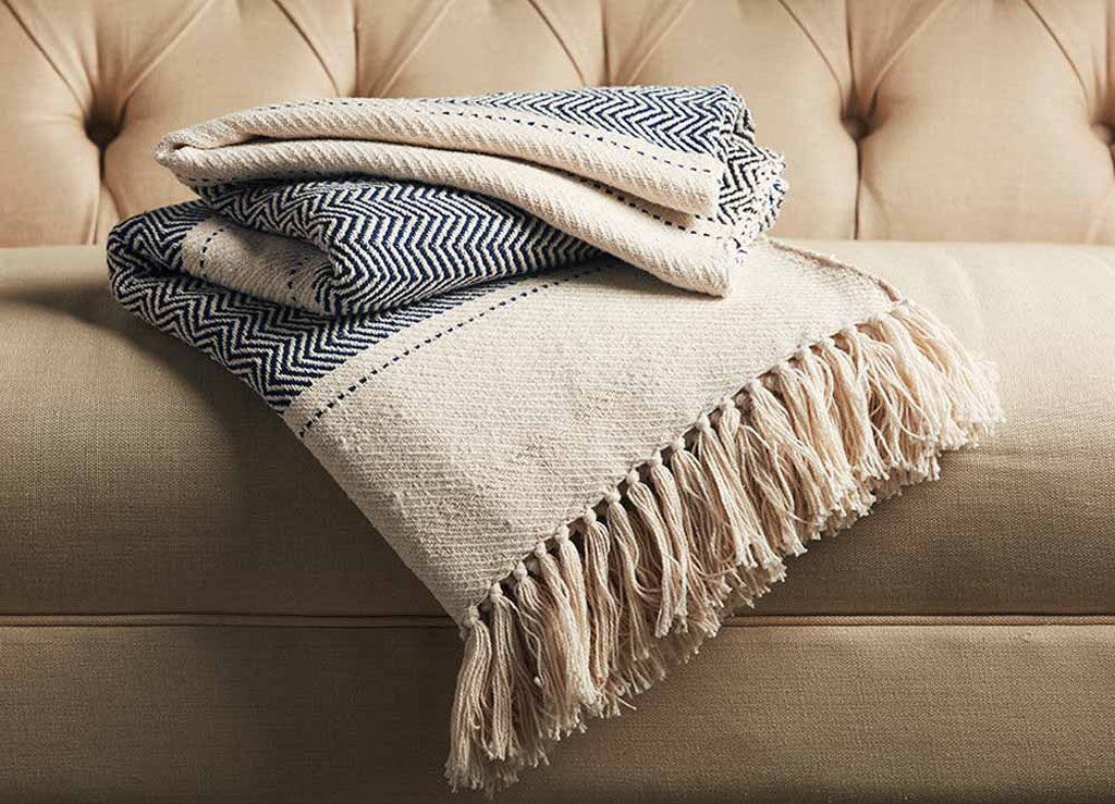 Spirit White Swan/Black Iris Throw - Image 2