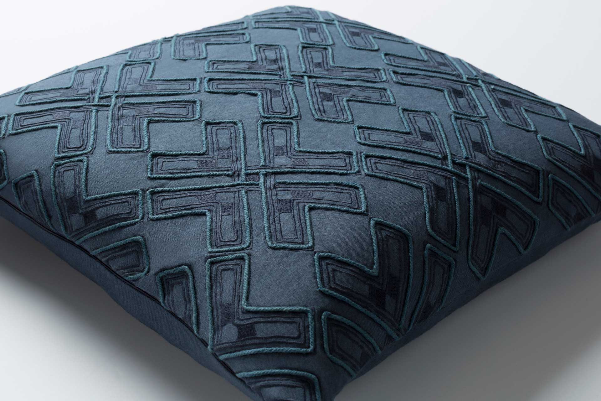 Sullivan Pillow Navy/Aqua - Image 2