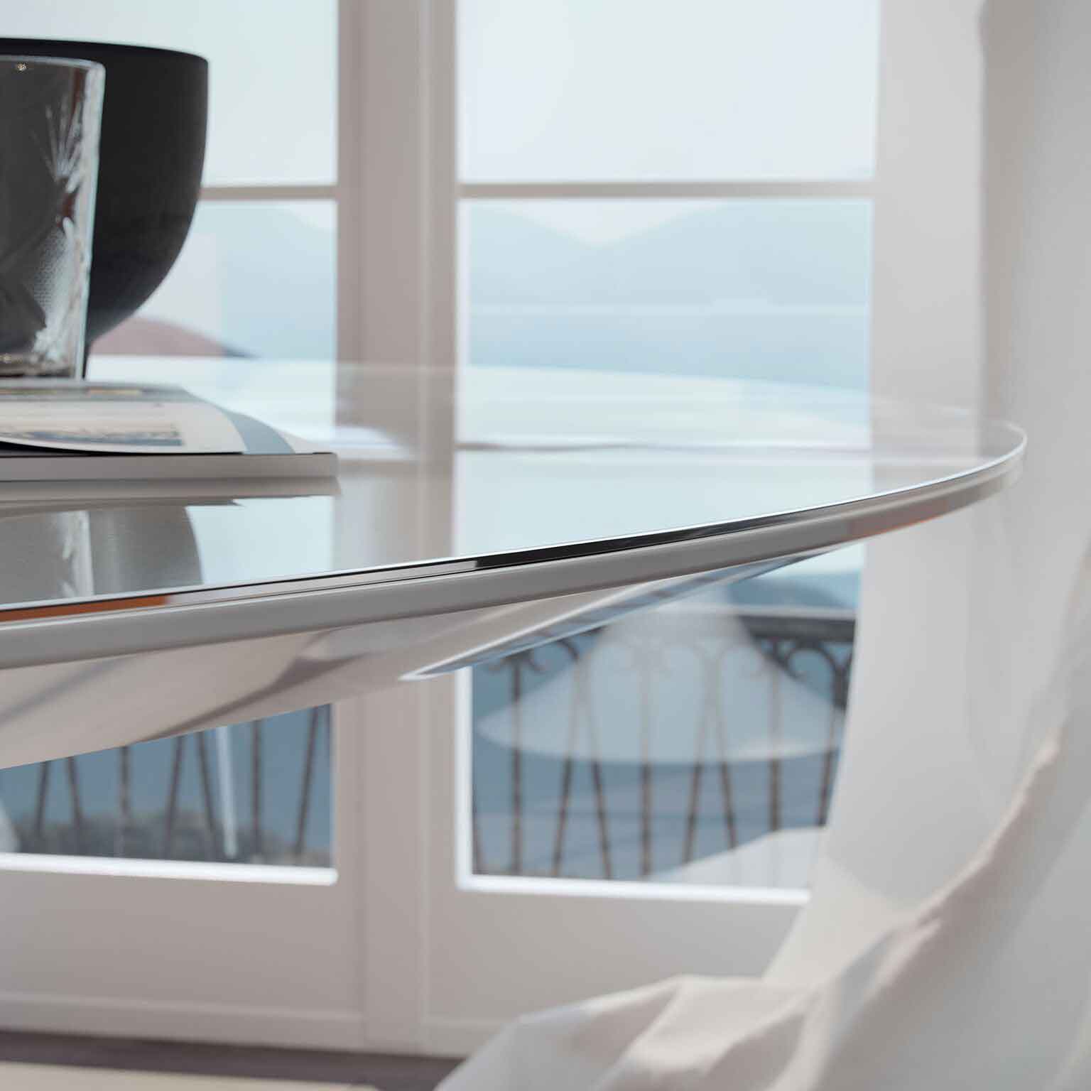 Waterloo Dining Table White Glass/White Lacquer - Image 5