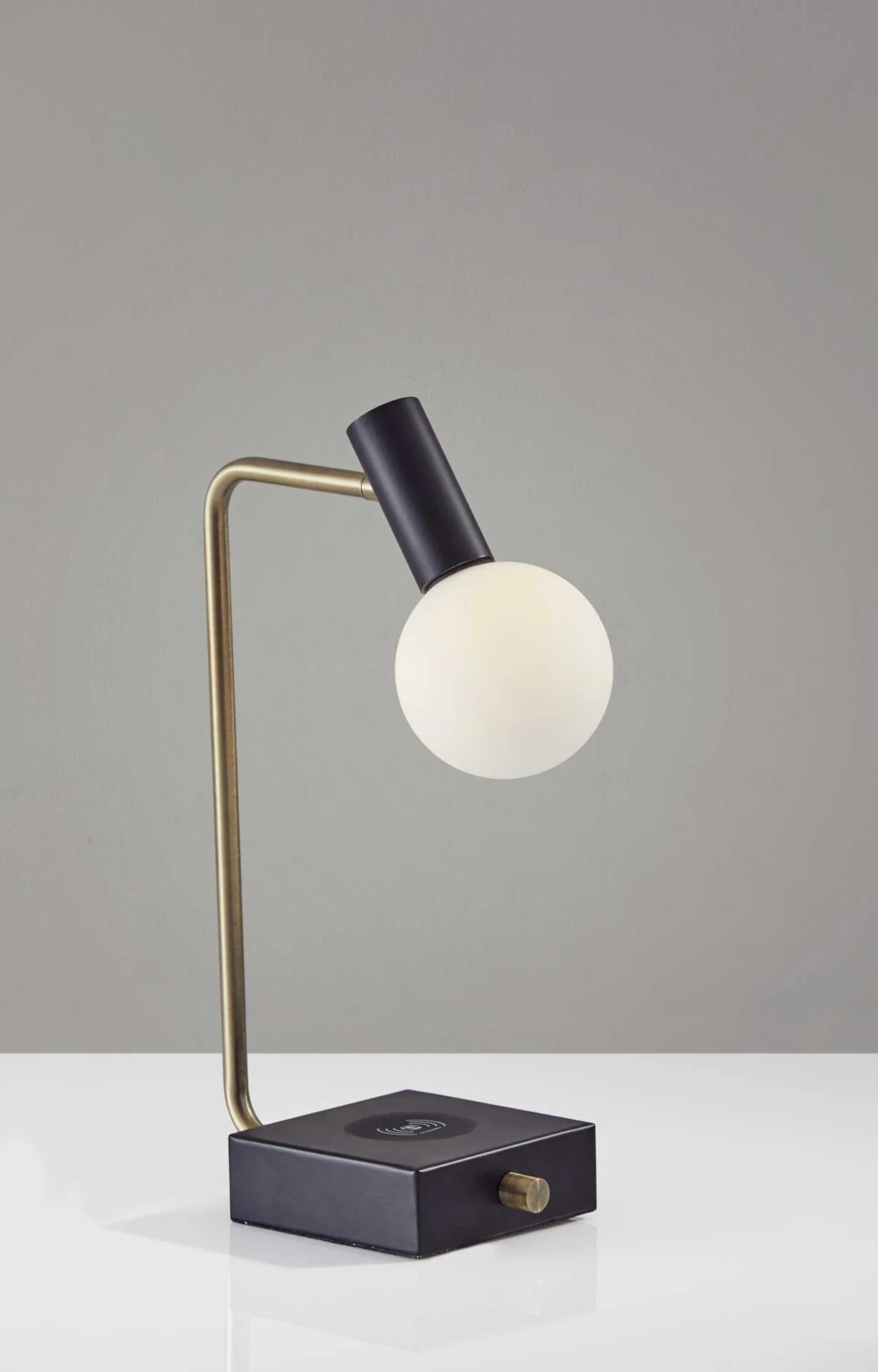 Wiltshire Wireless Charge Desk Lamp Black/Brass - Image 3